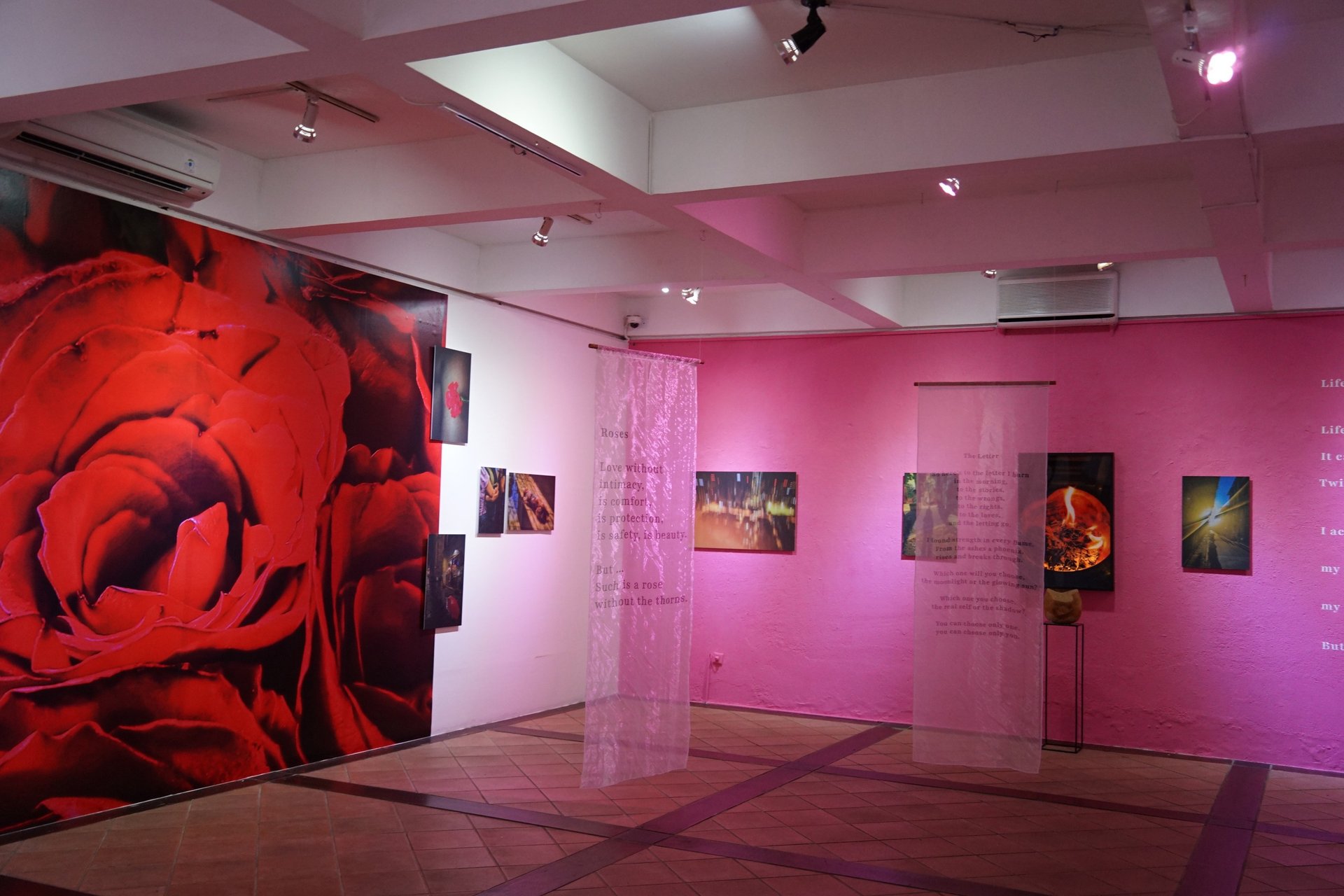 black and white bed linen