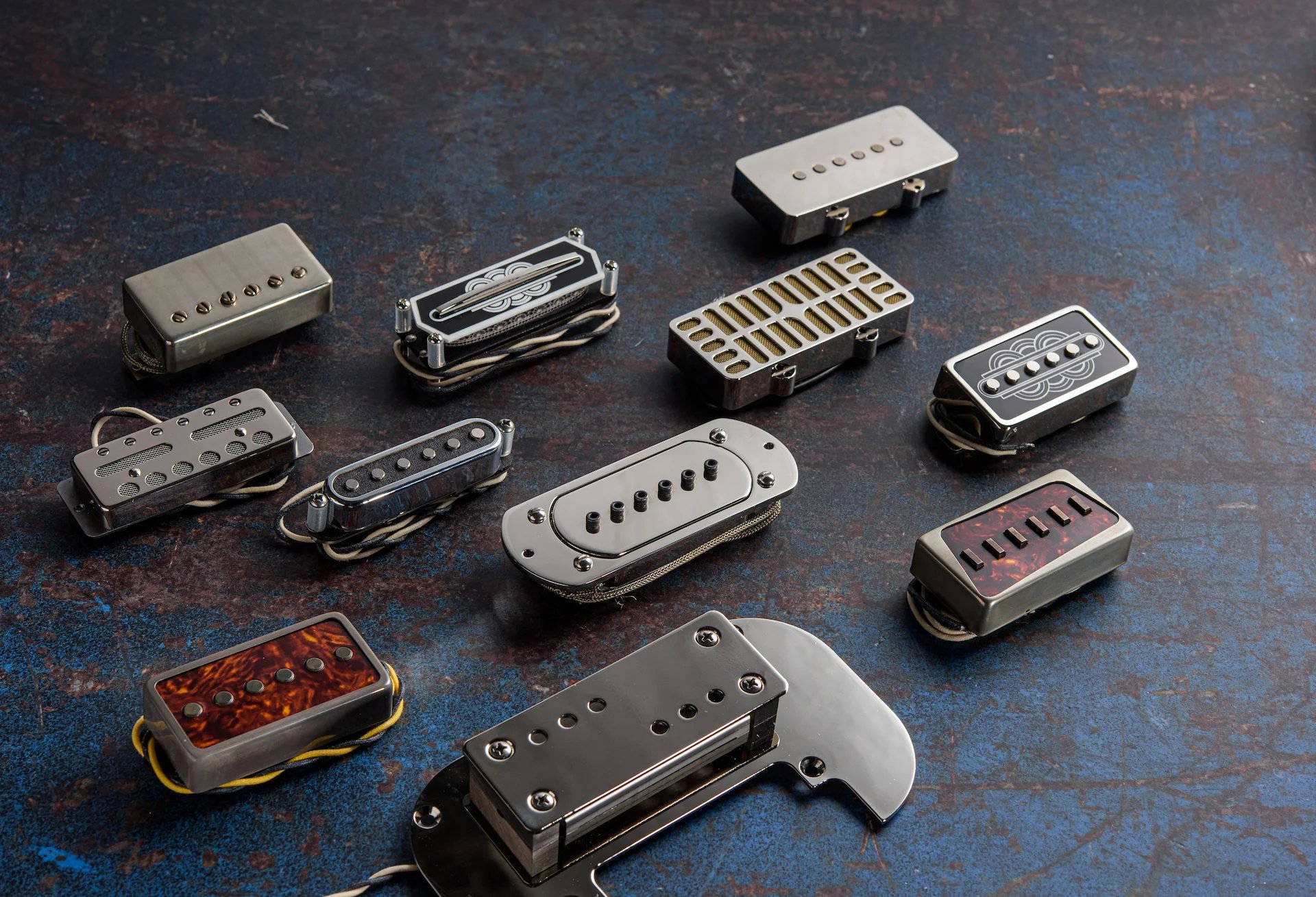 an abstract photo of a curved building with a blue sky in the background