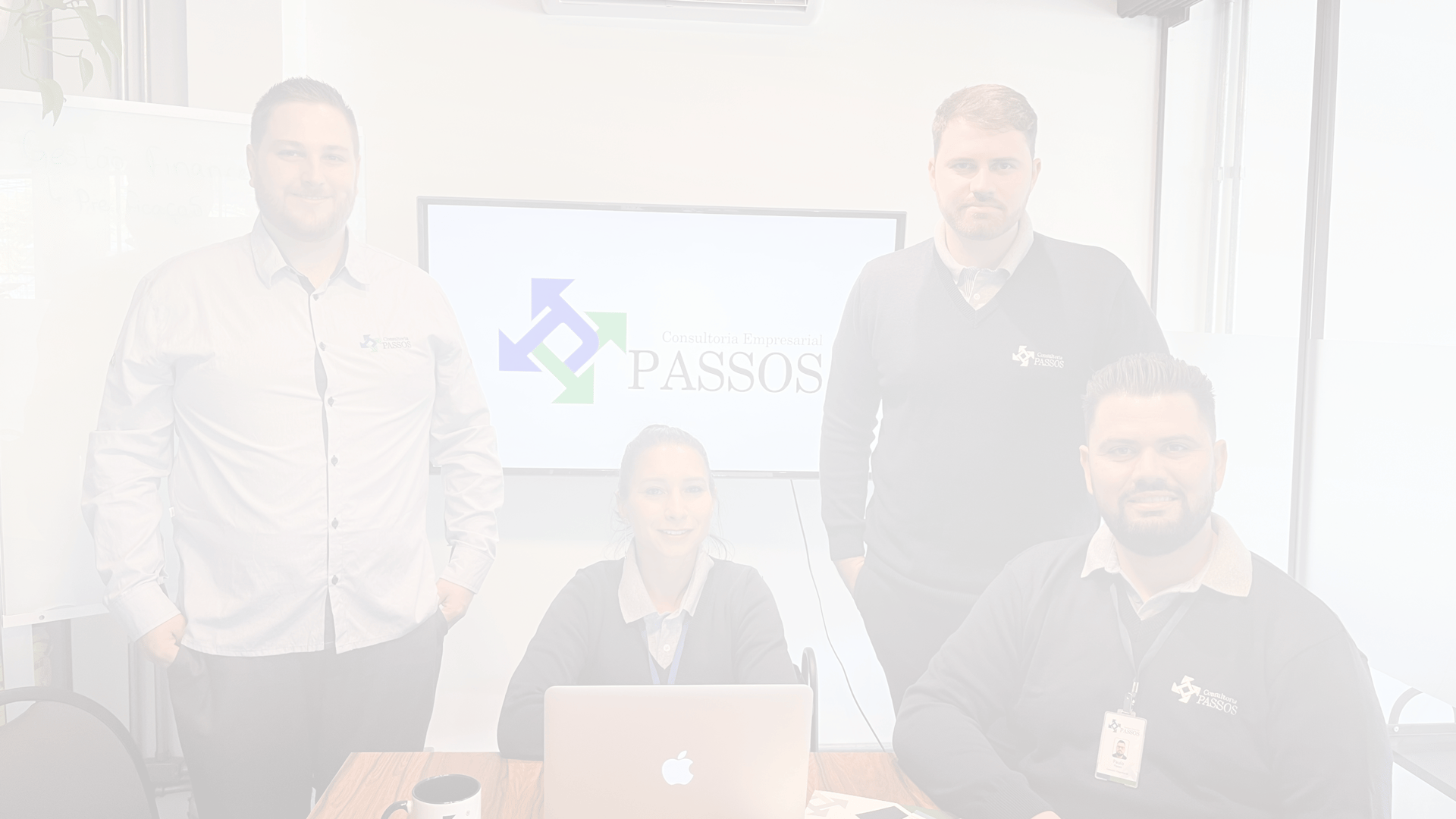 gray computer monitor