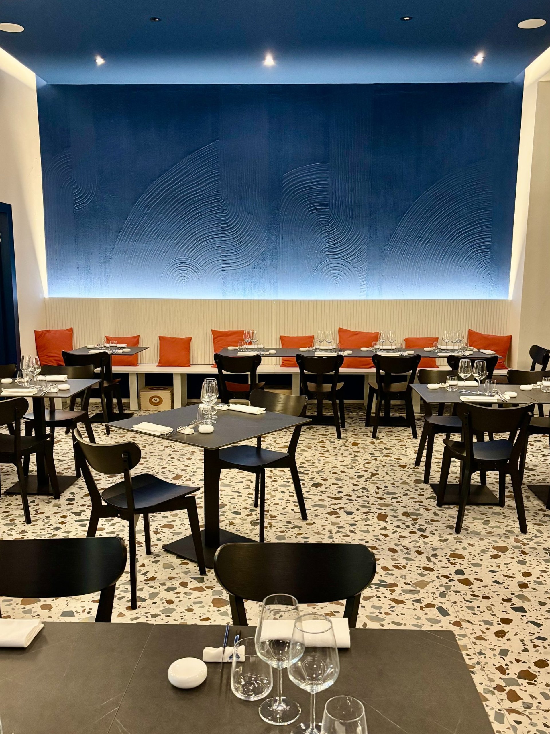 black and brown leather padded tub sofa