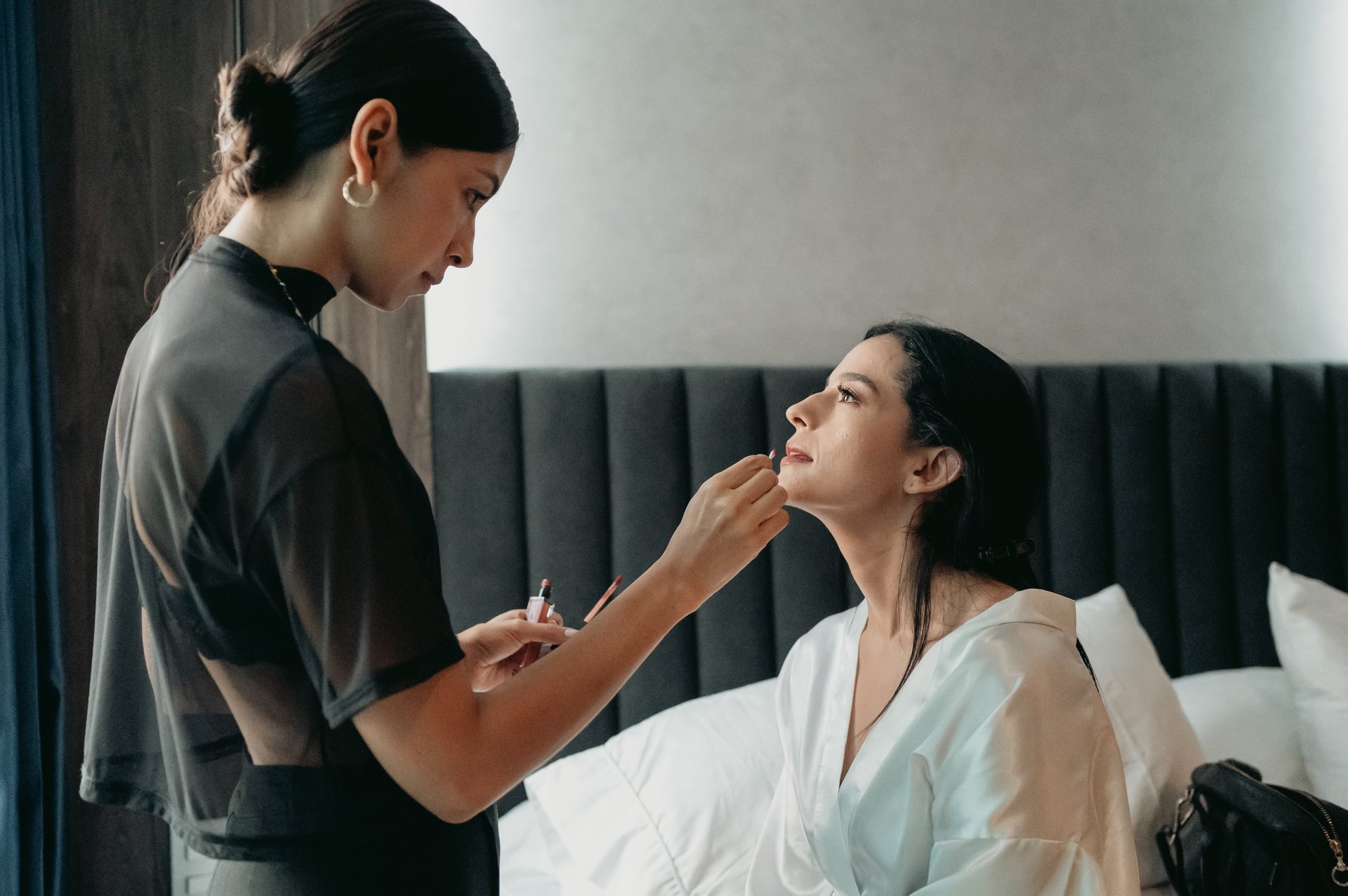 black and white bed linen