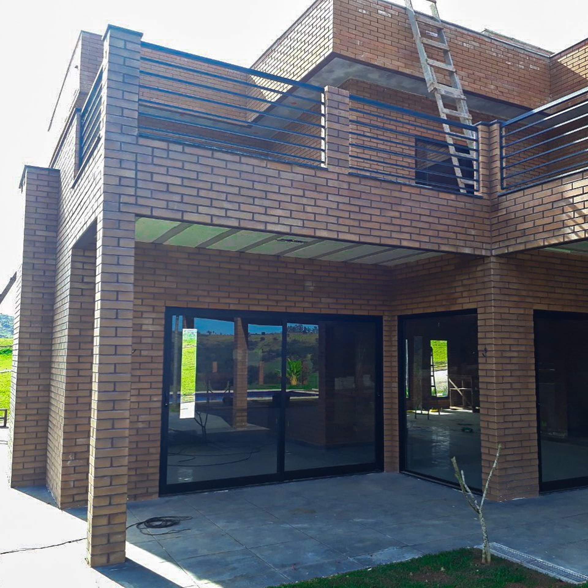 black and white bed linen