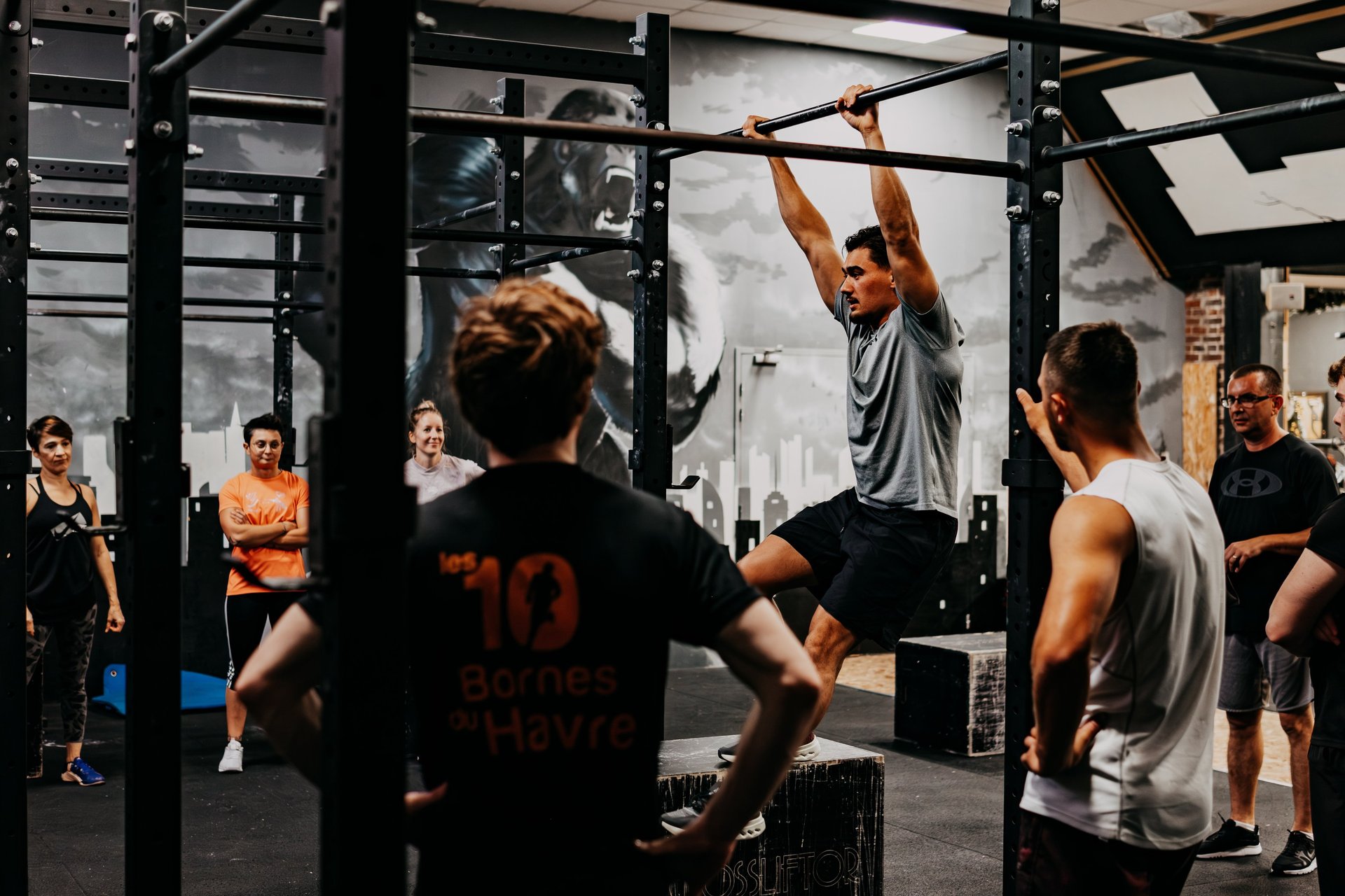 woman doing weight lifting