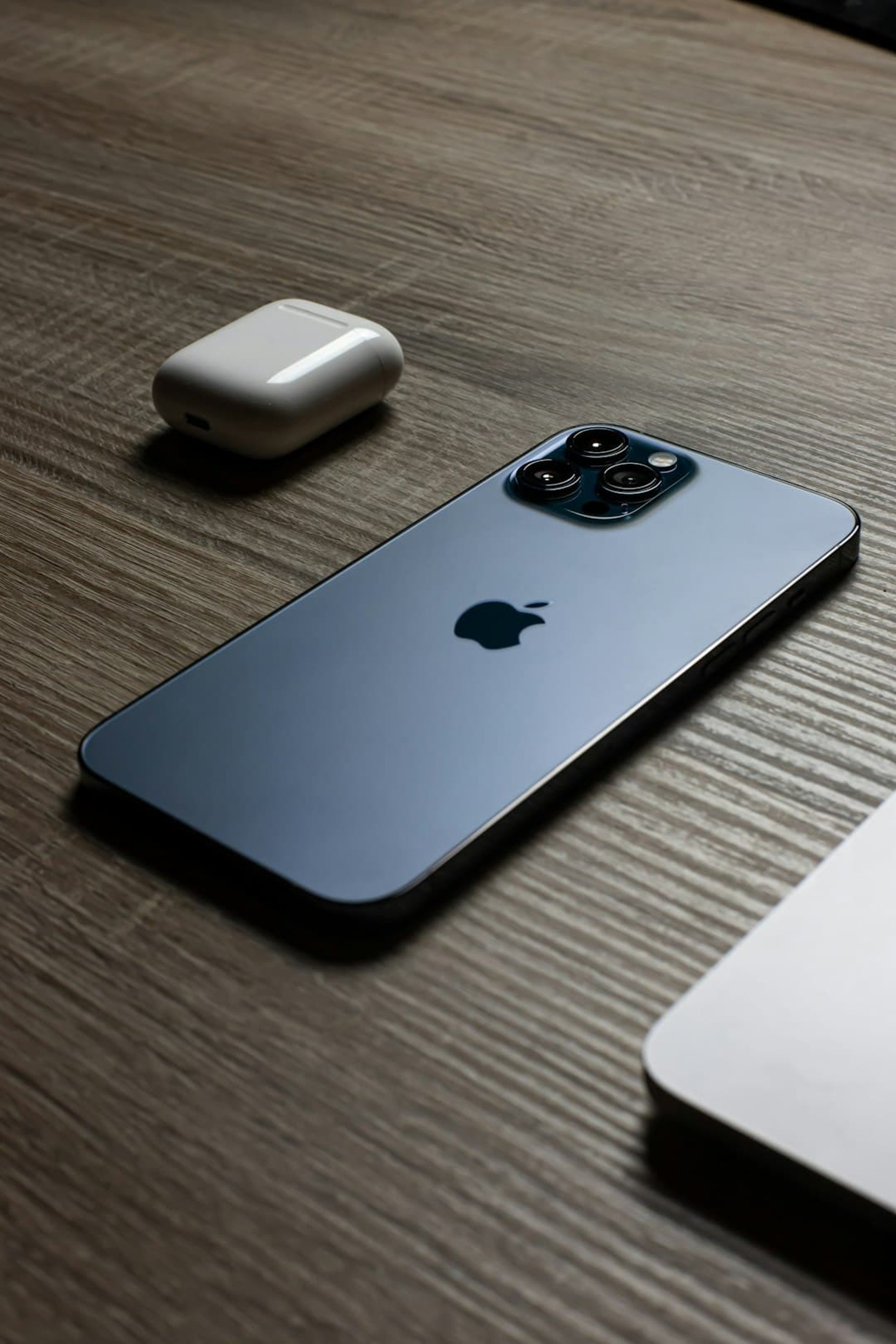 iPhone with BackBuzz mobile cover – stylish and protective