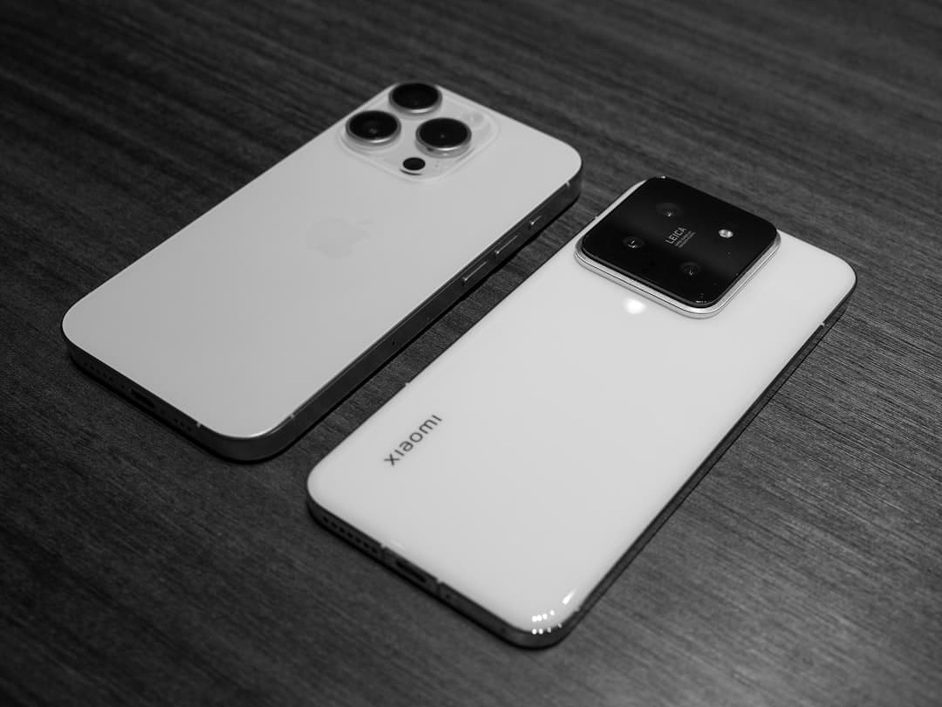 Xiaomi smartphone with BackBuzz mobile cover – stylish and protective