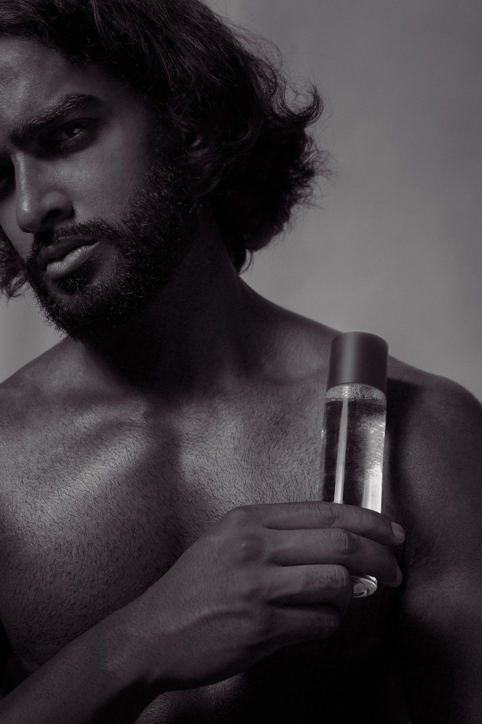 black and white bed linen