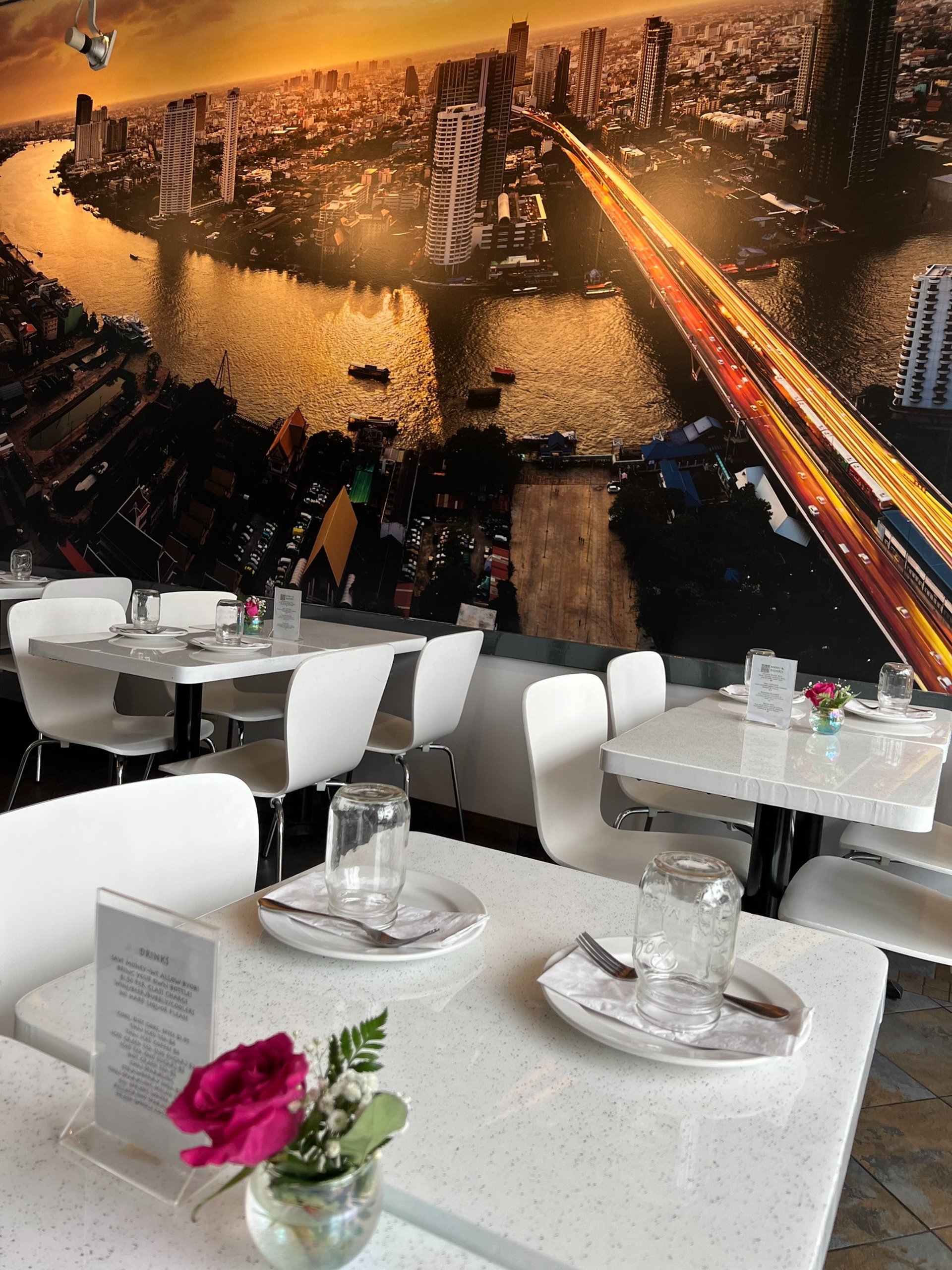 black and white bed linen