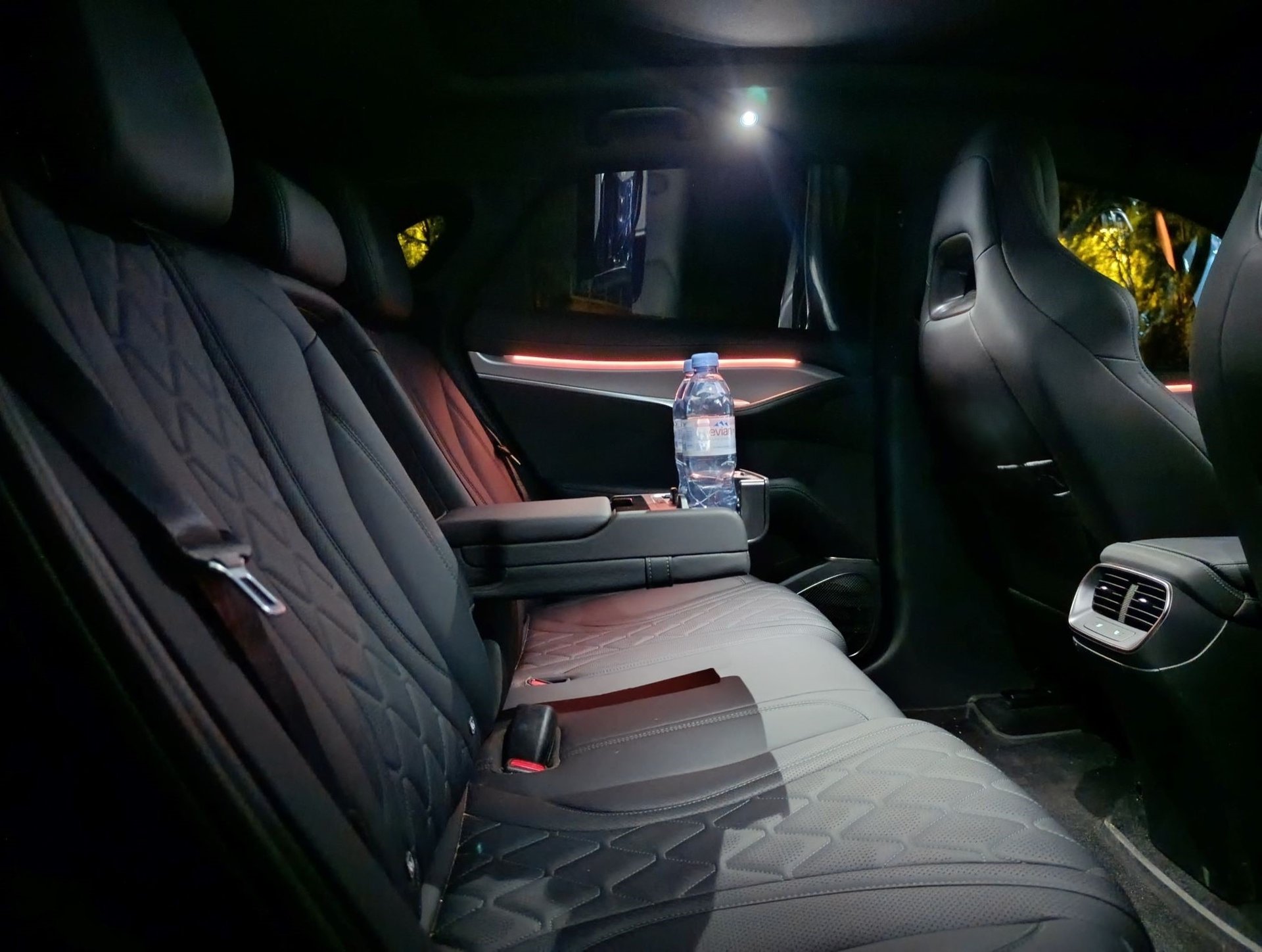 Banquette arrière VTC confortable – transfert privé Narbonne vers Aéroport de Montpellier