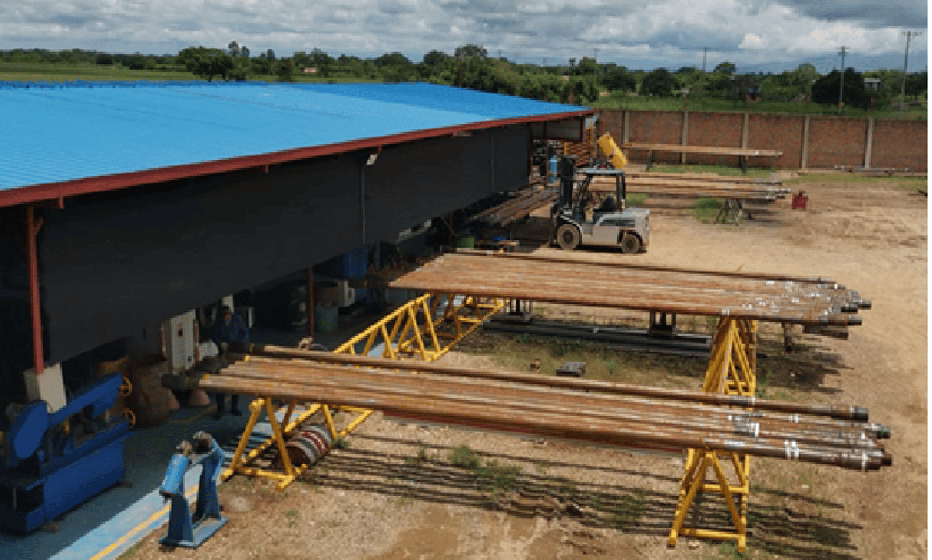 gray computer monitor