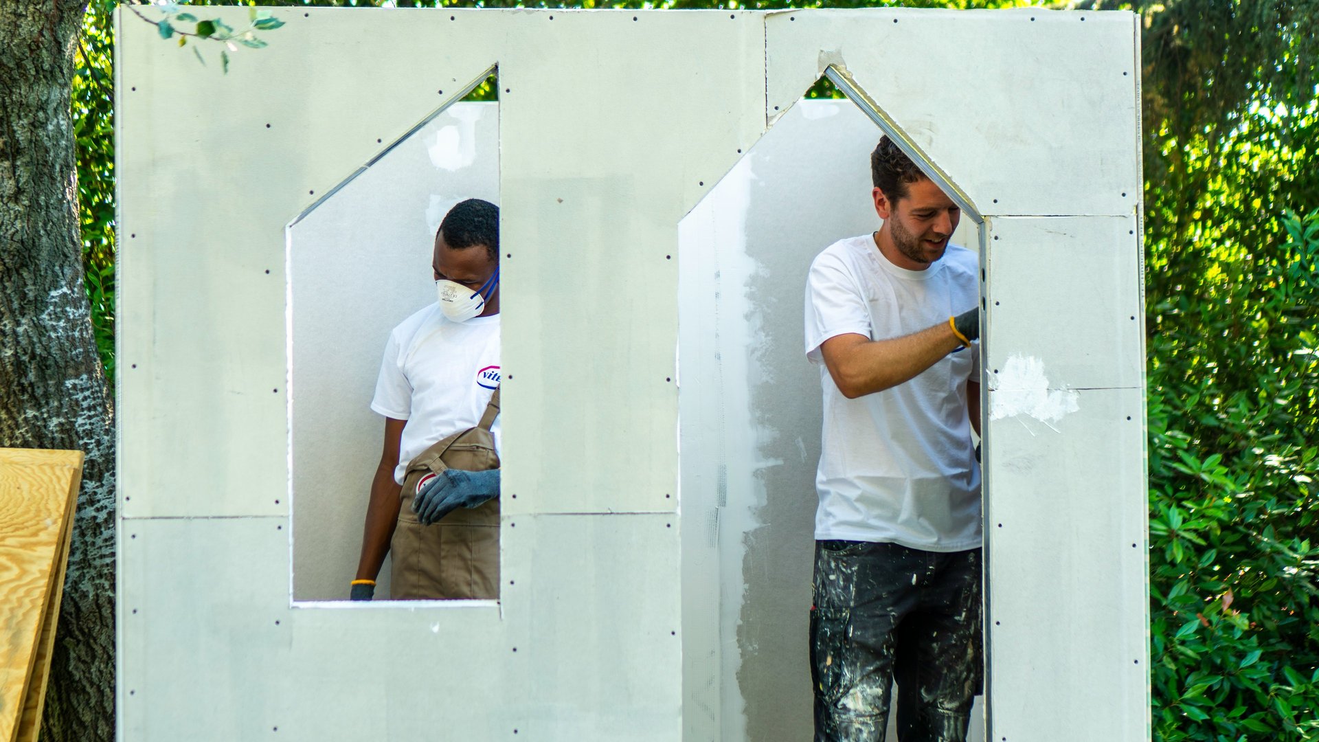black and white bed linen