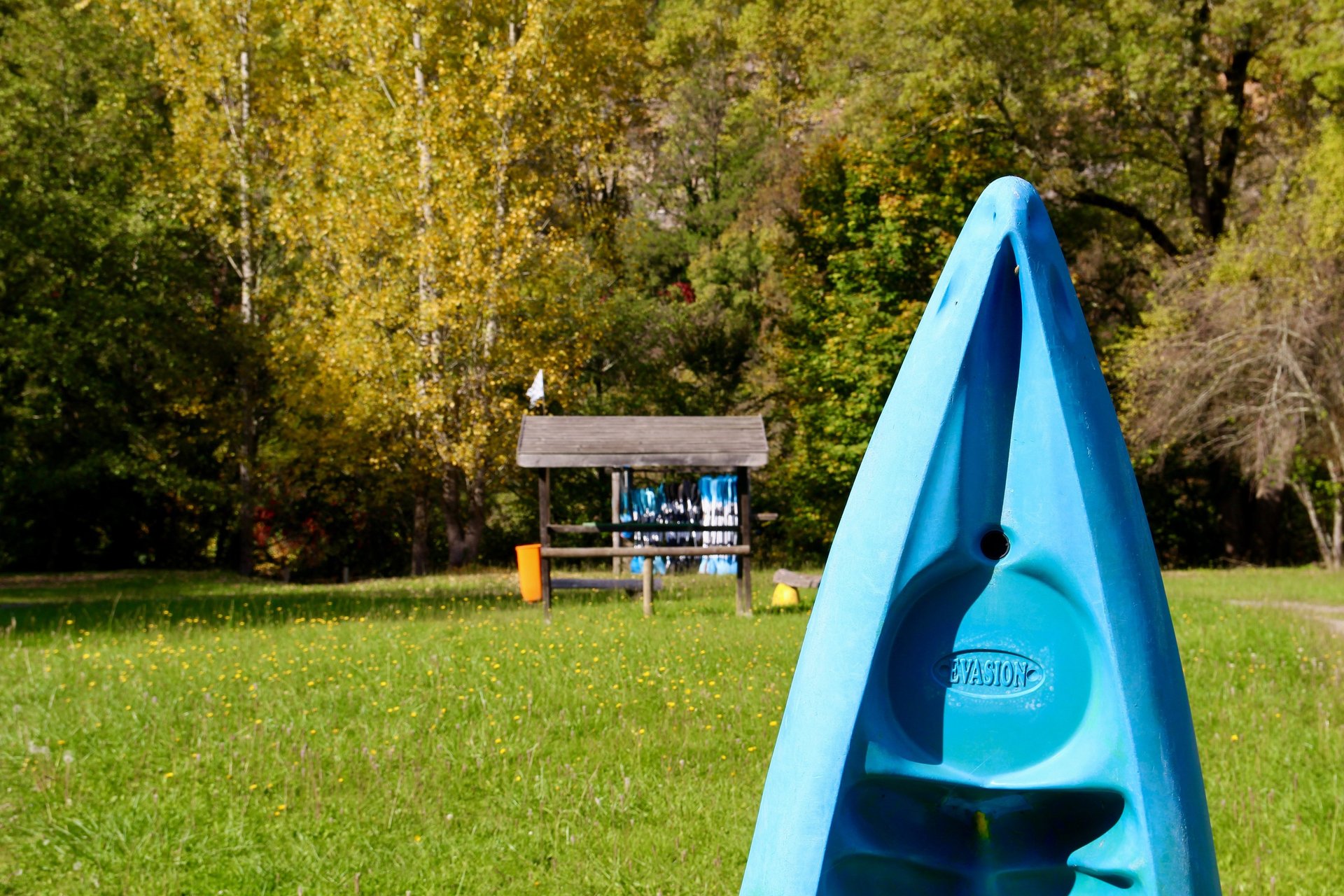 black and brown leather padded tub sofa