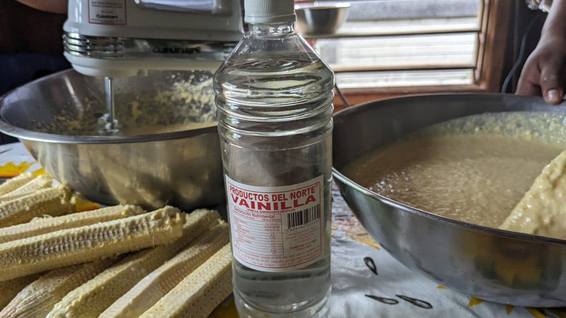 gray computer monitor