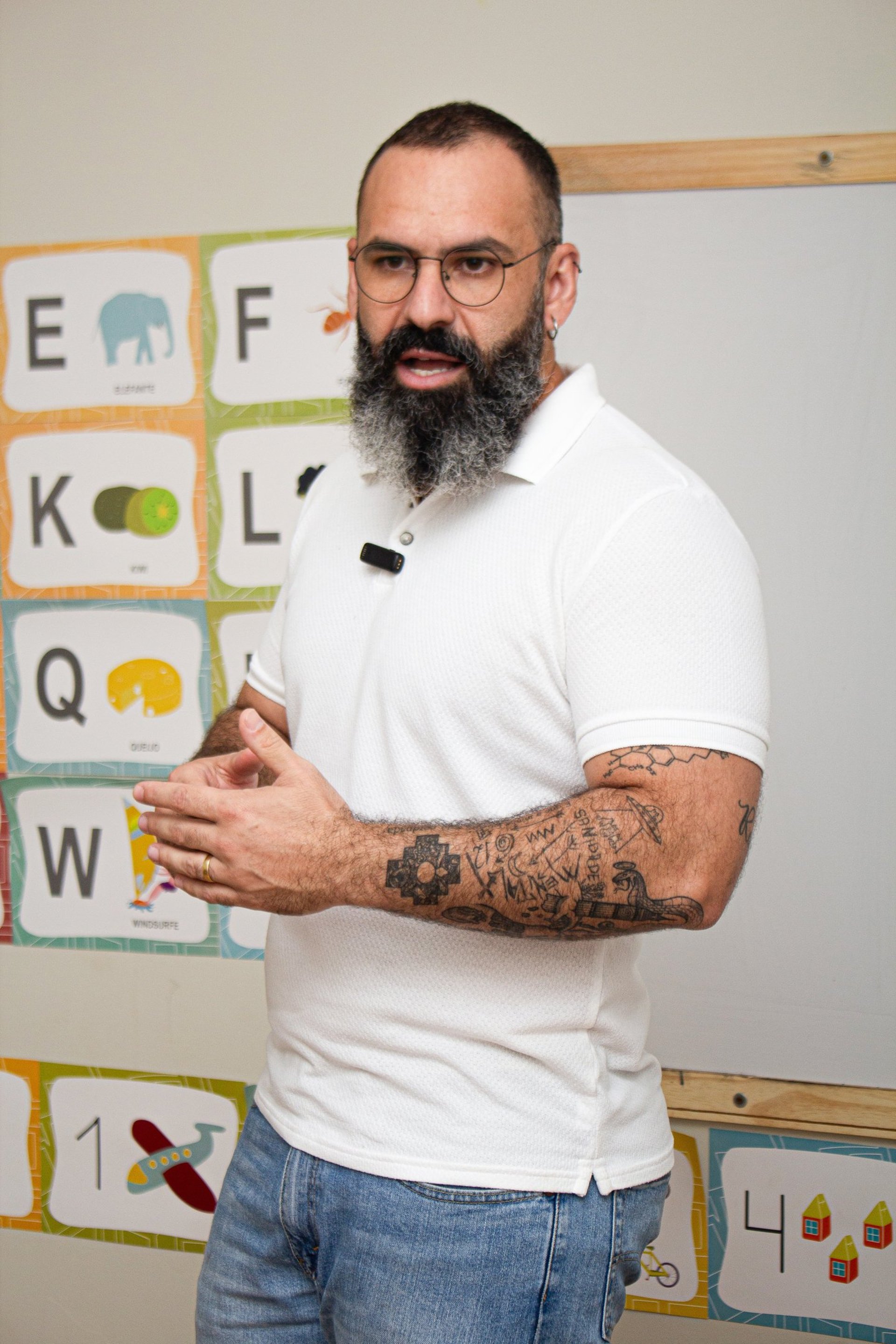 black and white bed linen