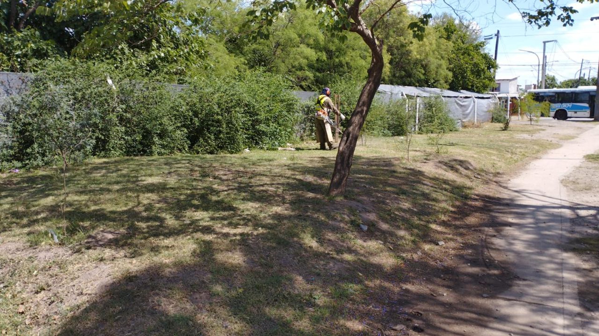 black and brown leather padded tub sofa