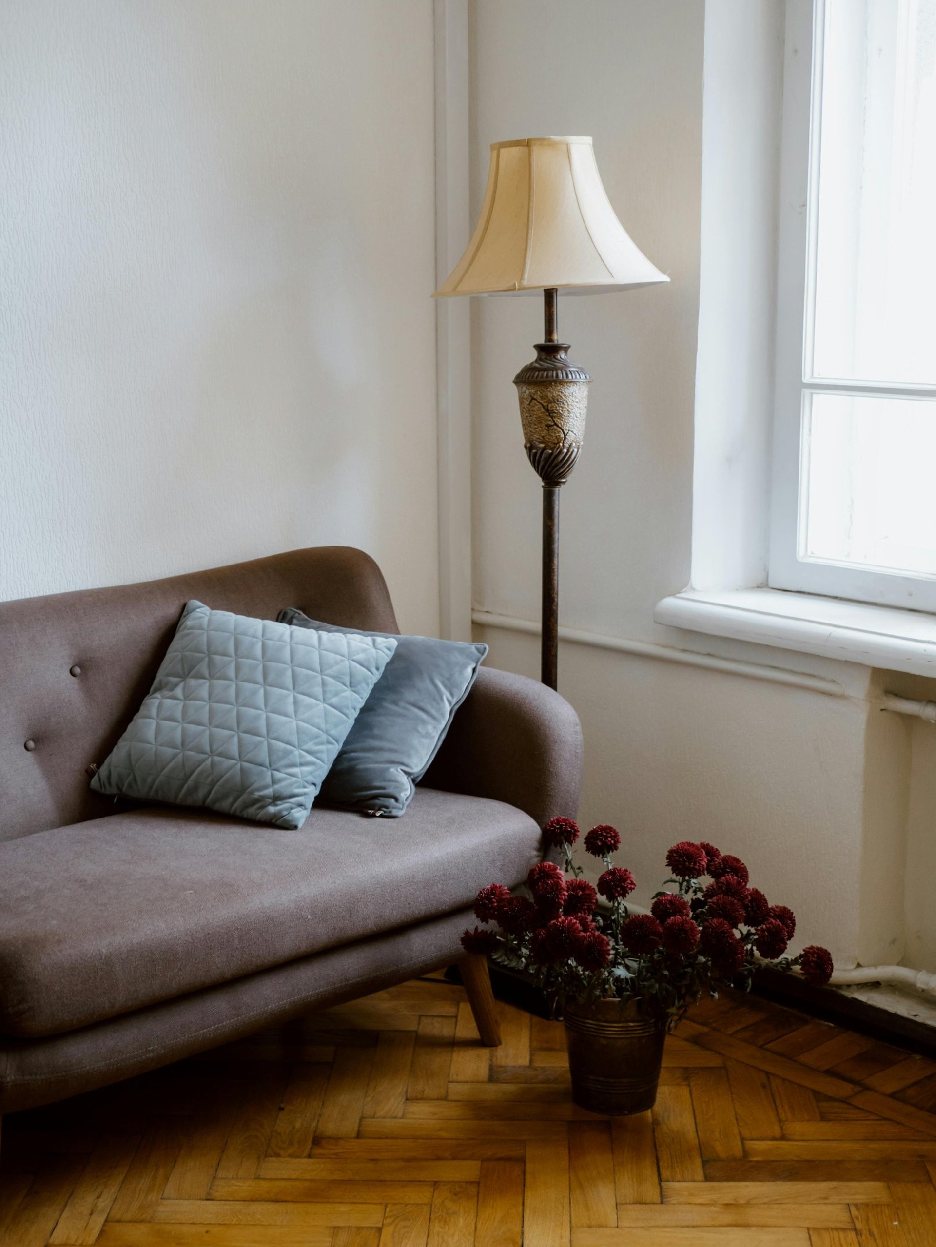Corner sofa vs Sofa set- Find Your Perfect Match