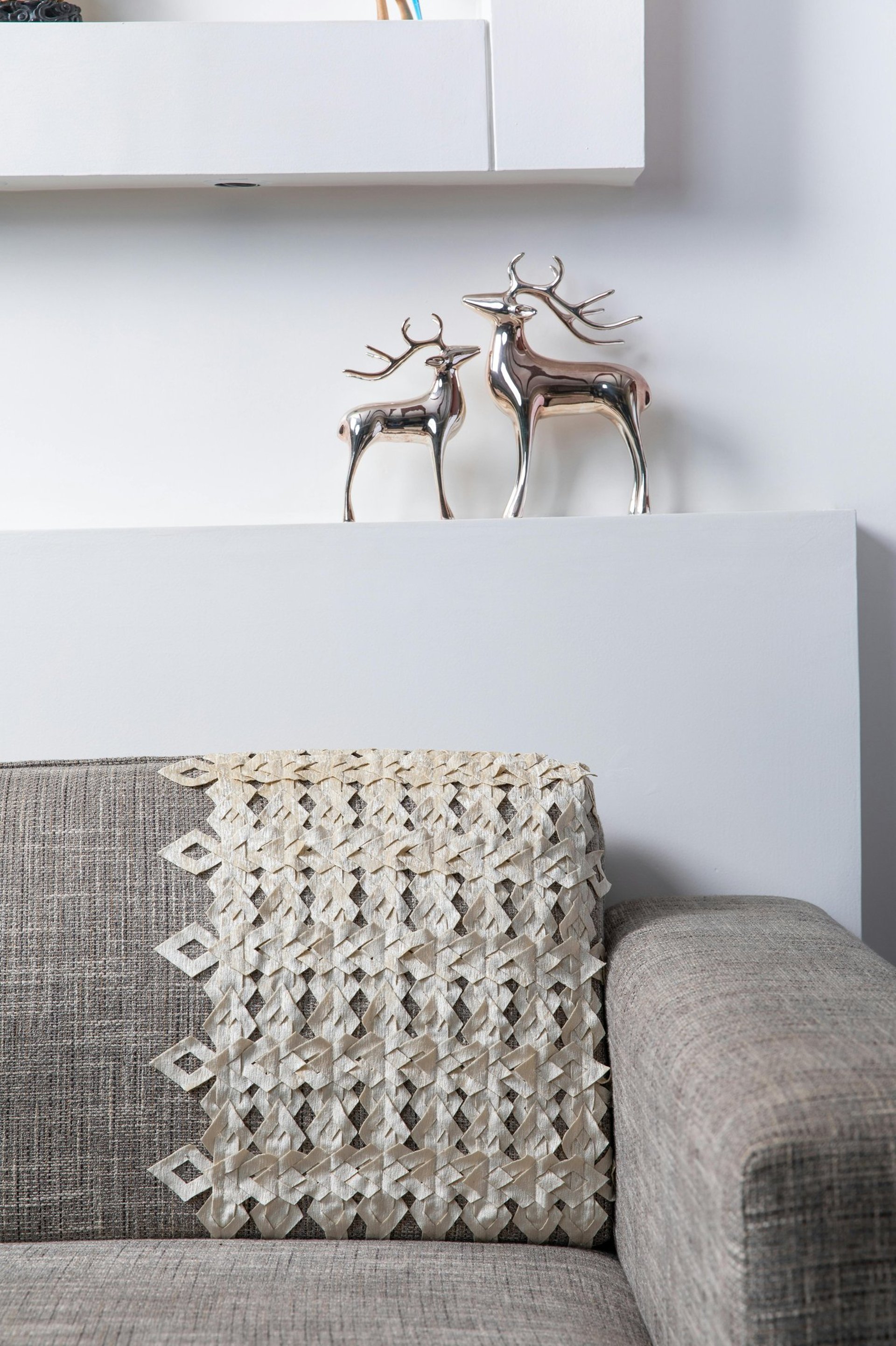 How to Arrange Living Room Furniture