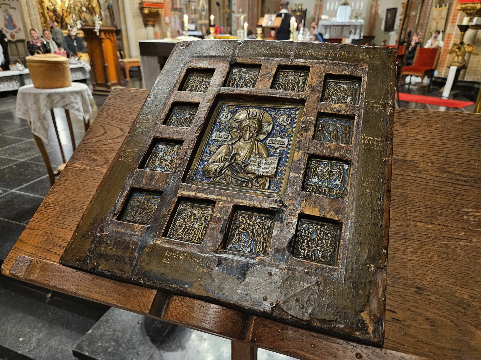 an abstract photo of a curved building with a blue sky in the background