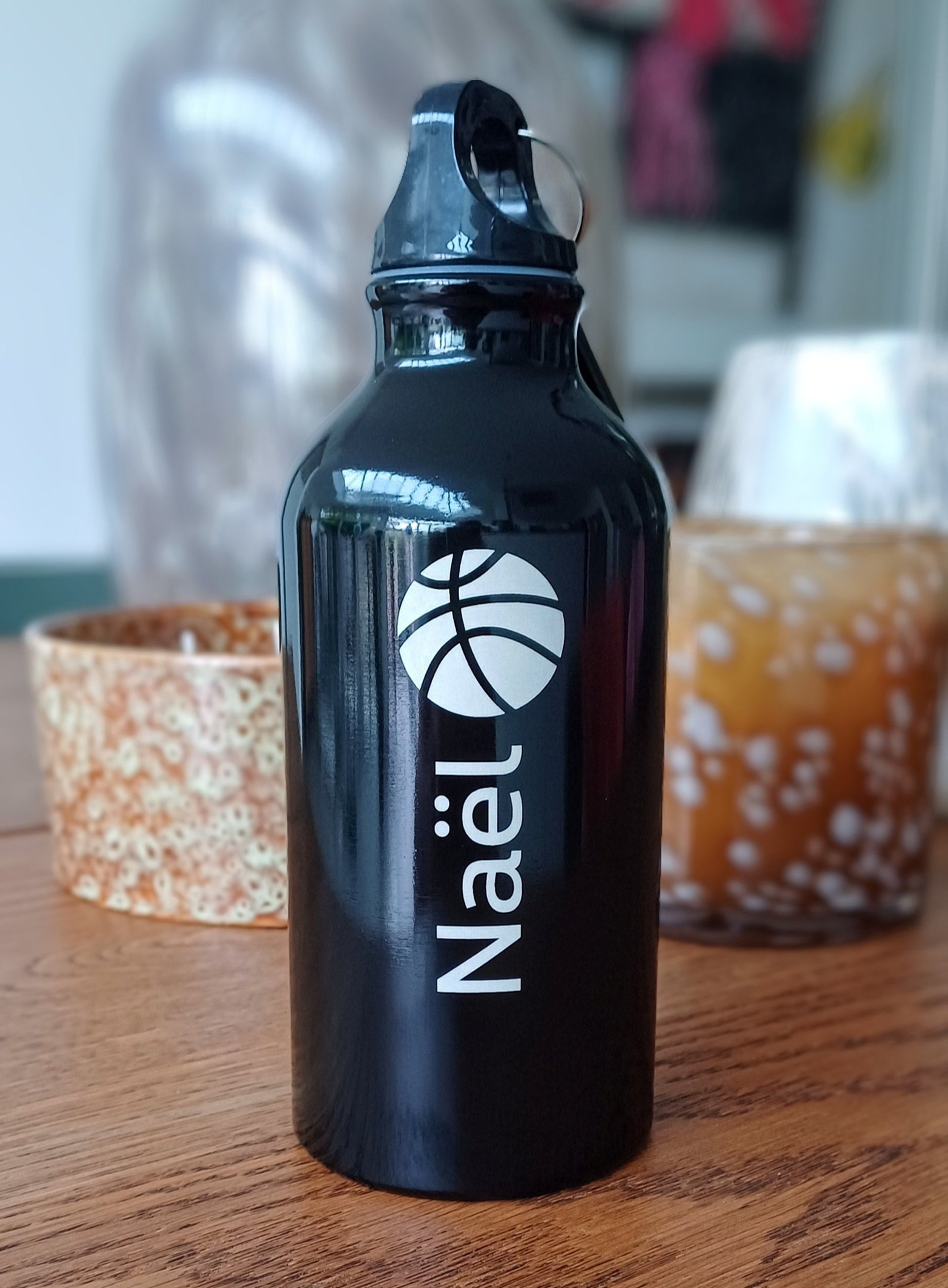 black and white bed linen