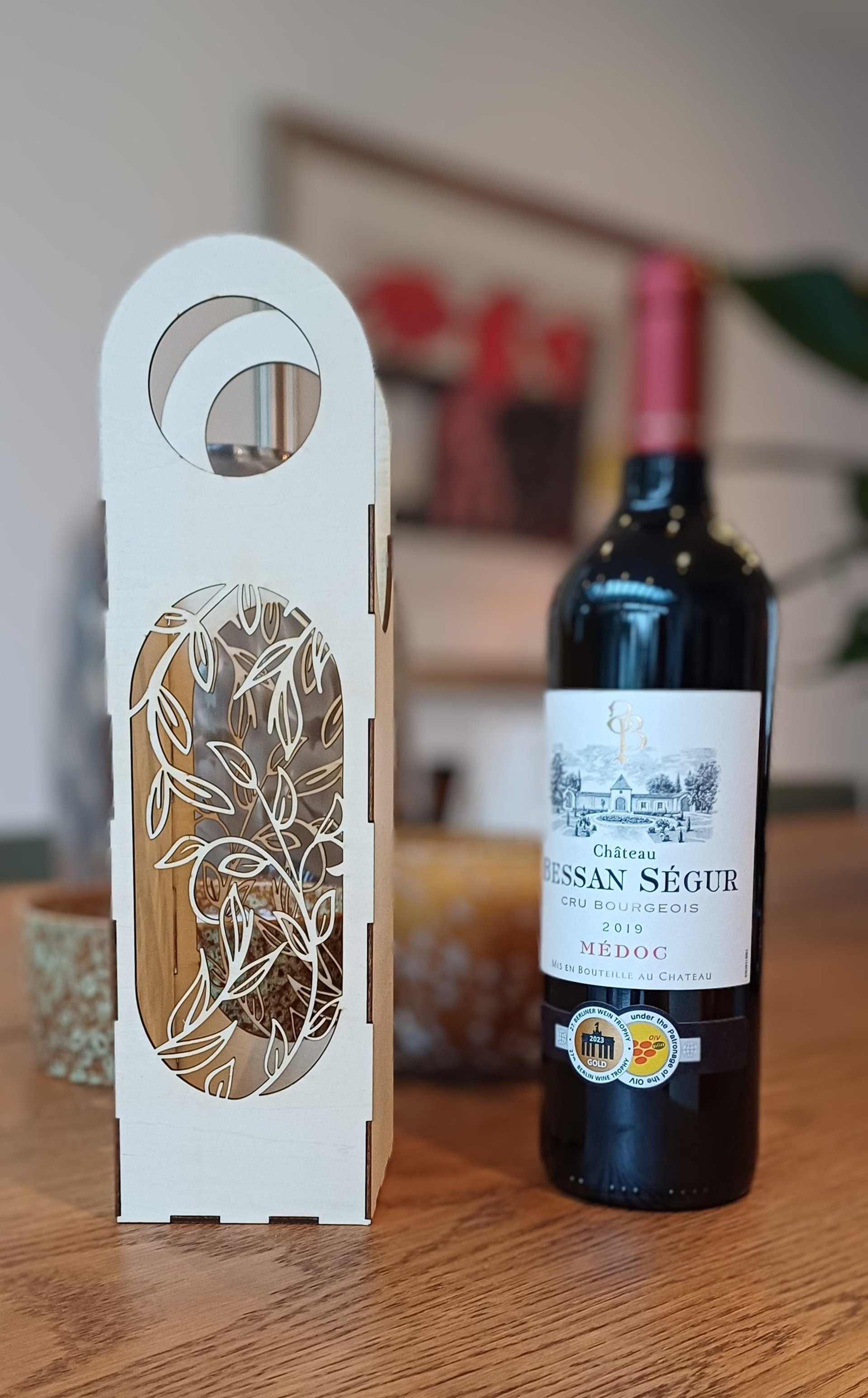 gray computer monitor