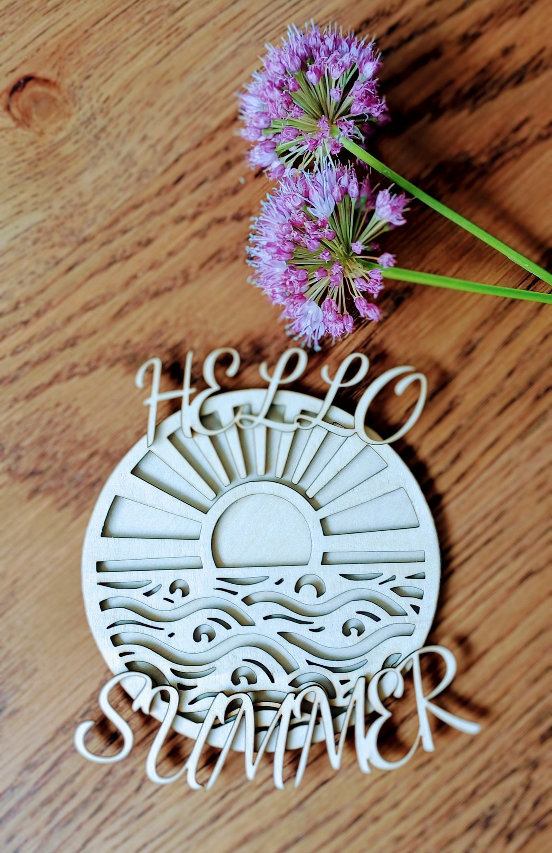 gray computer monitor