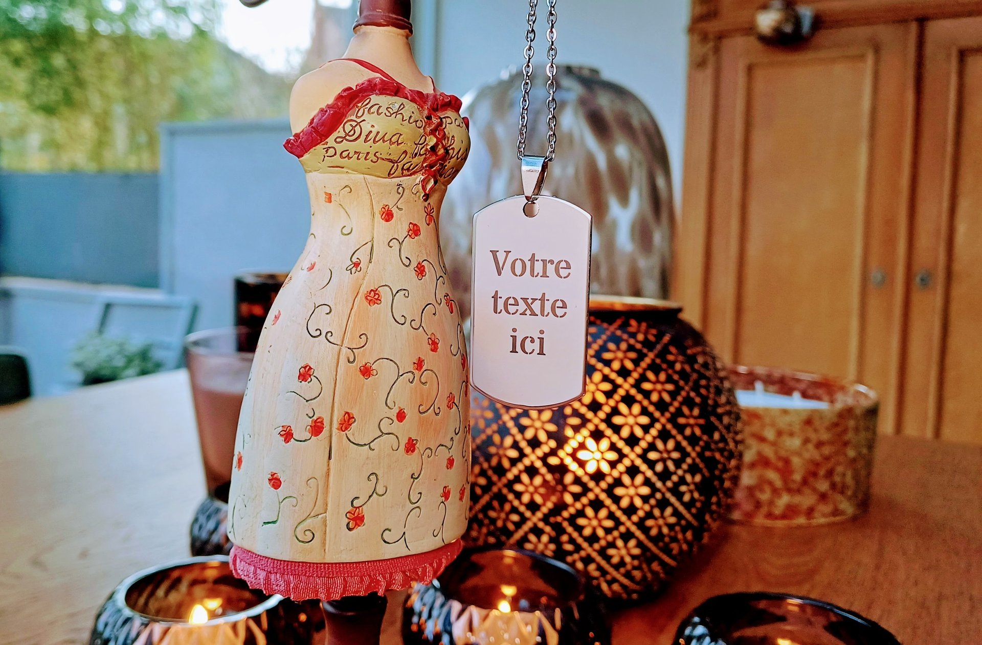 gray computer monitor