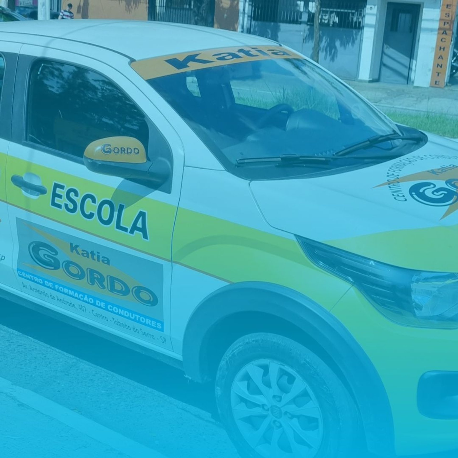 gray computer monitor