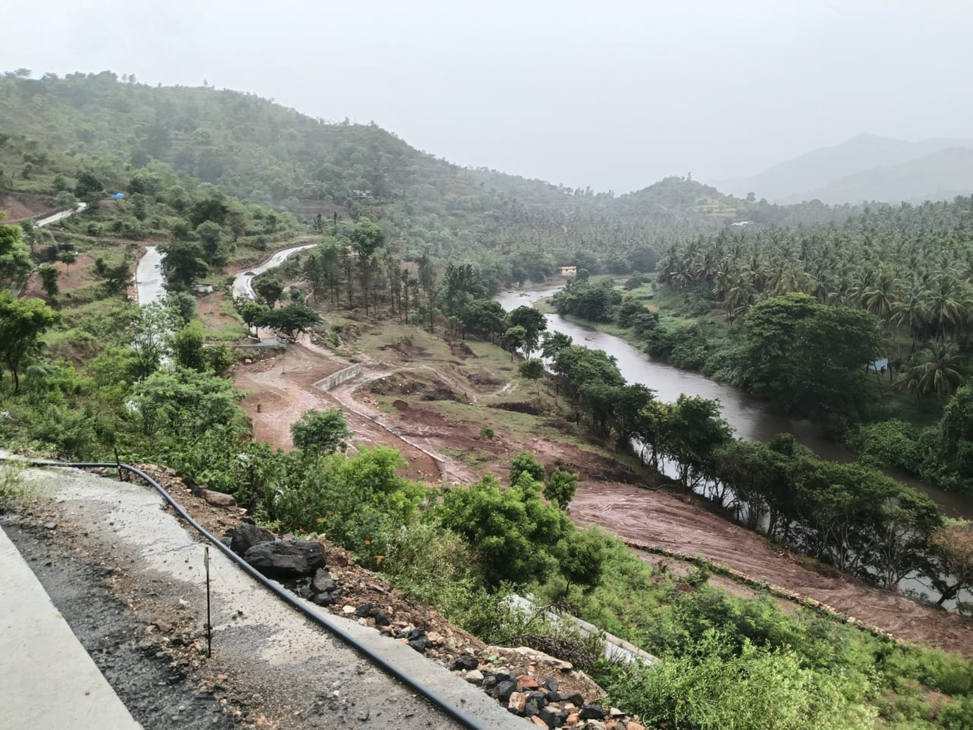 black and white bed linen