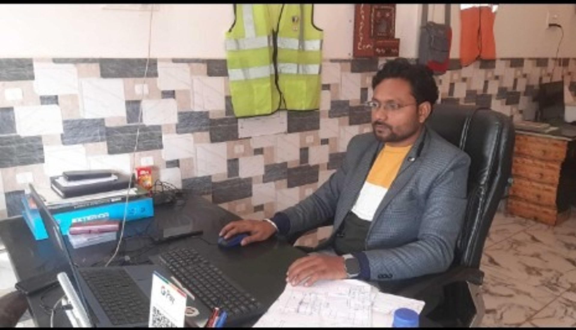 black and white bed linen