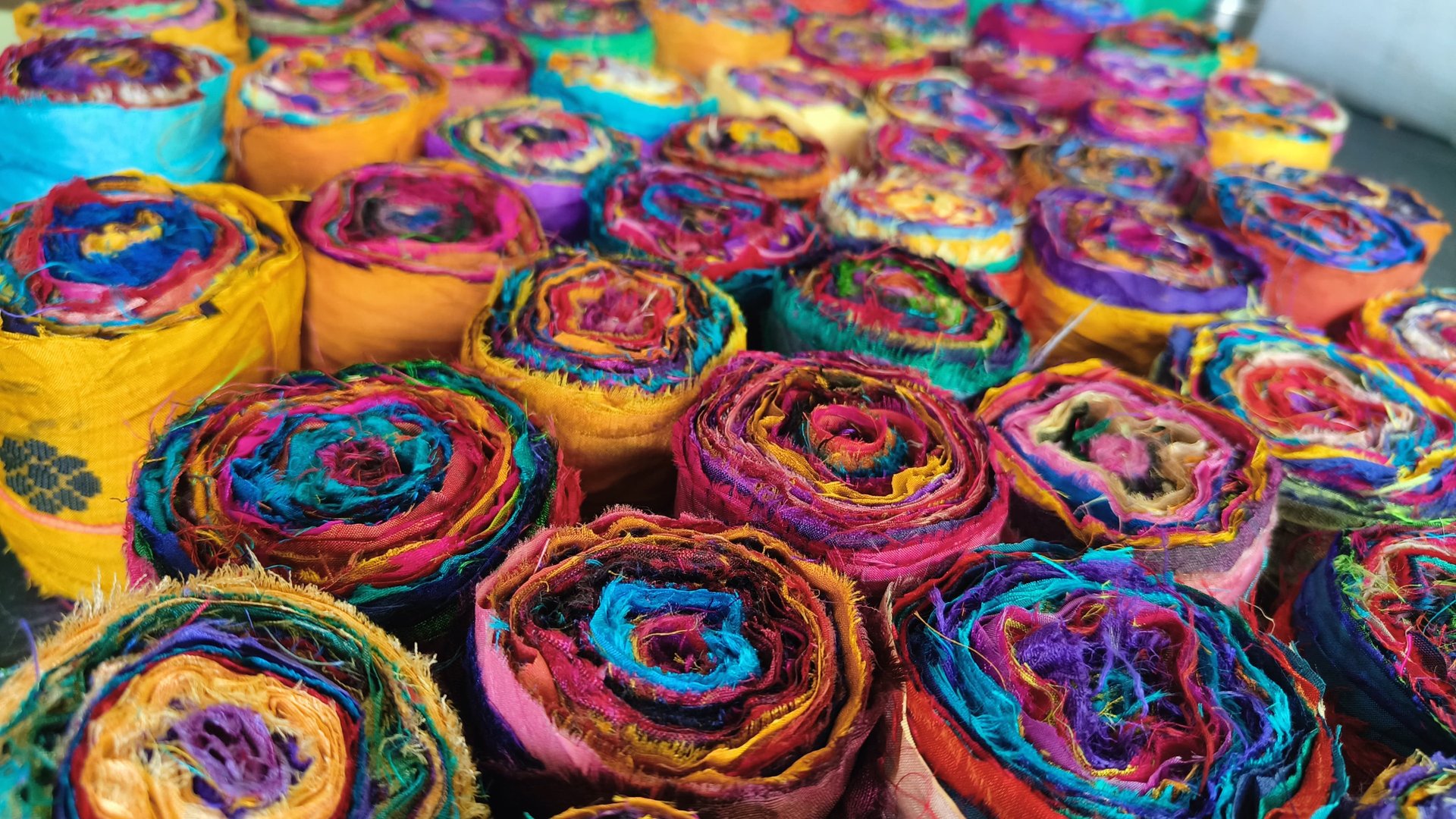 3" recycled sari silk roll, felting, quilting, rug hooking, sari silk, mixed media, evergreen export