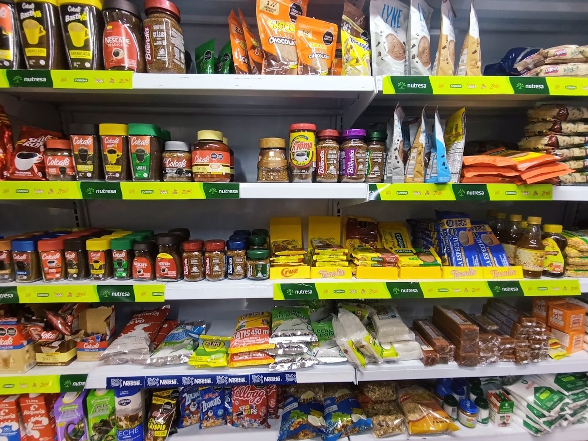 gray computer monitor