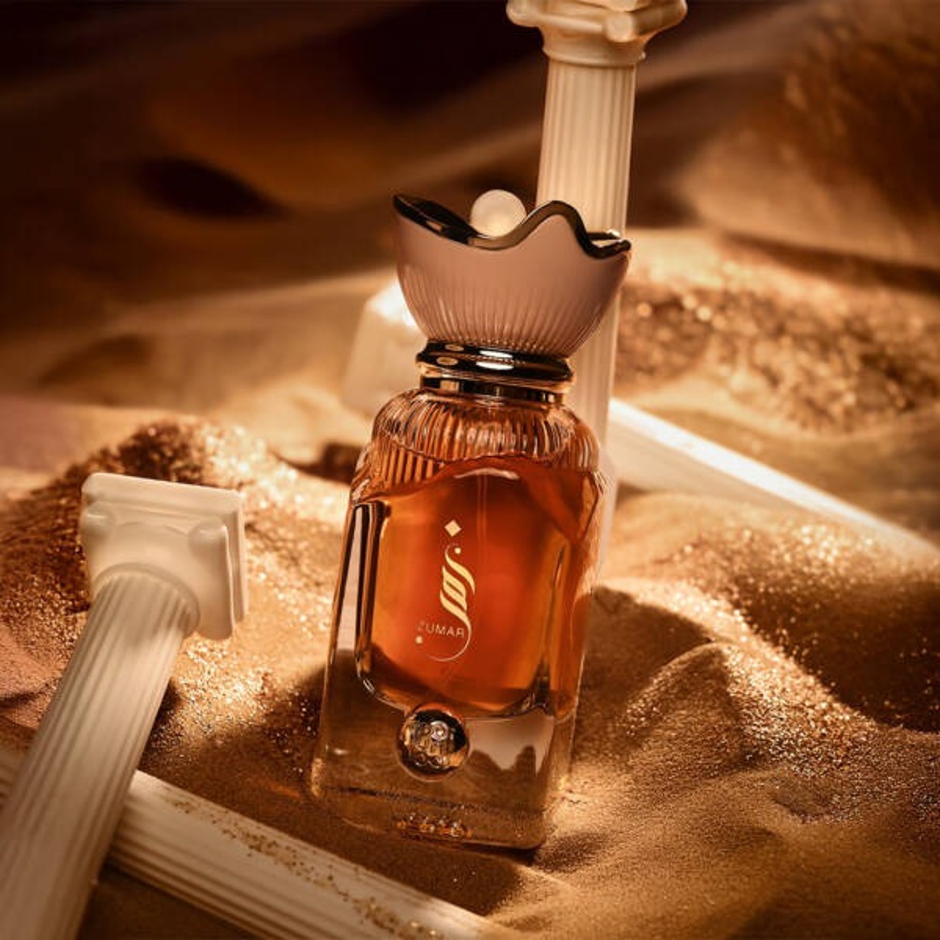 gray computer monitor