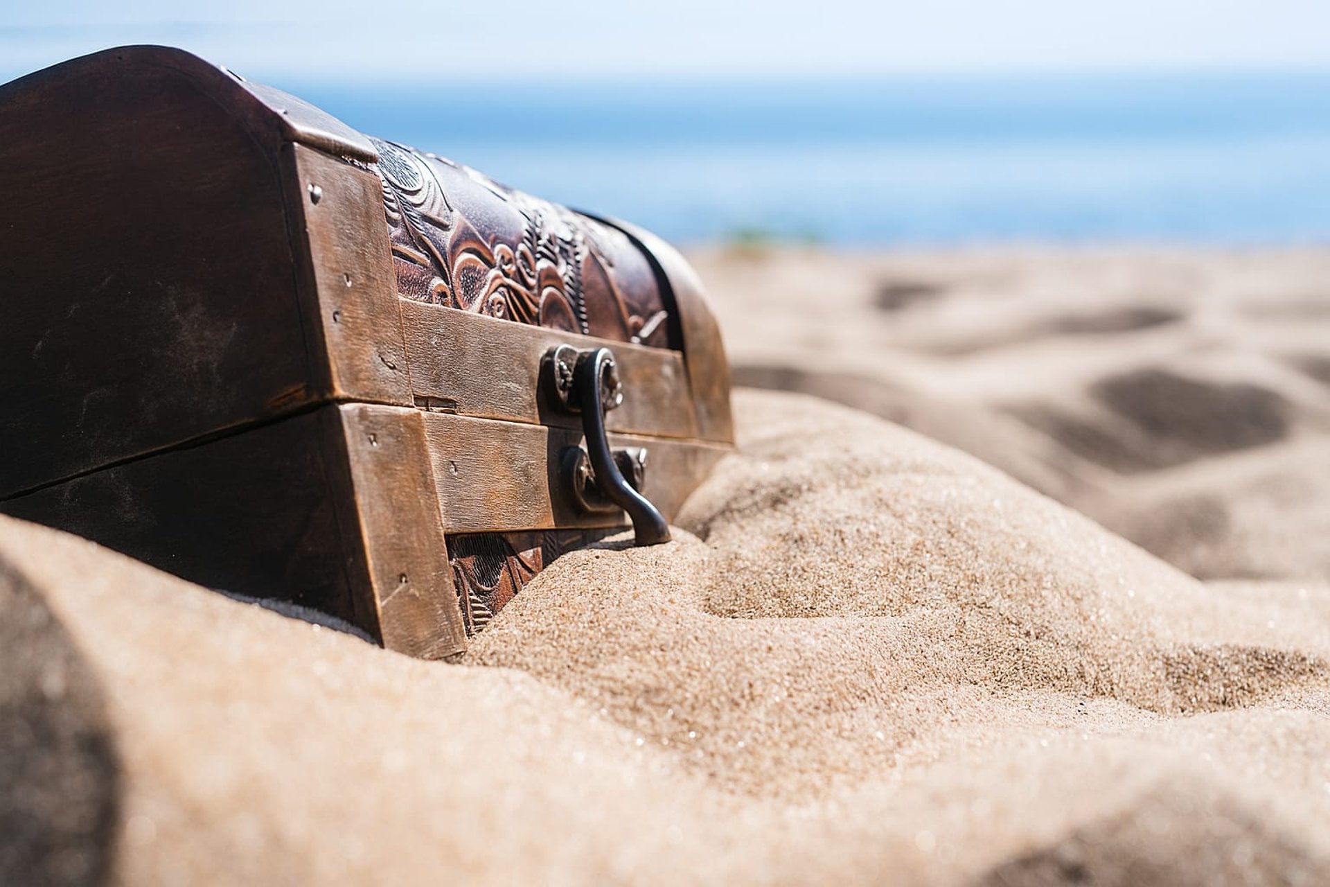 black and white bed linen