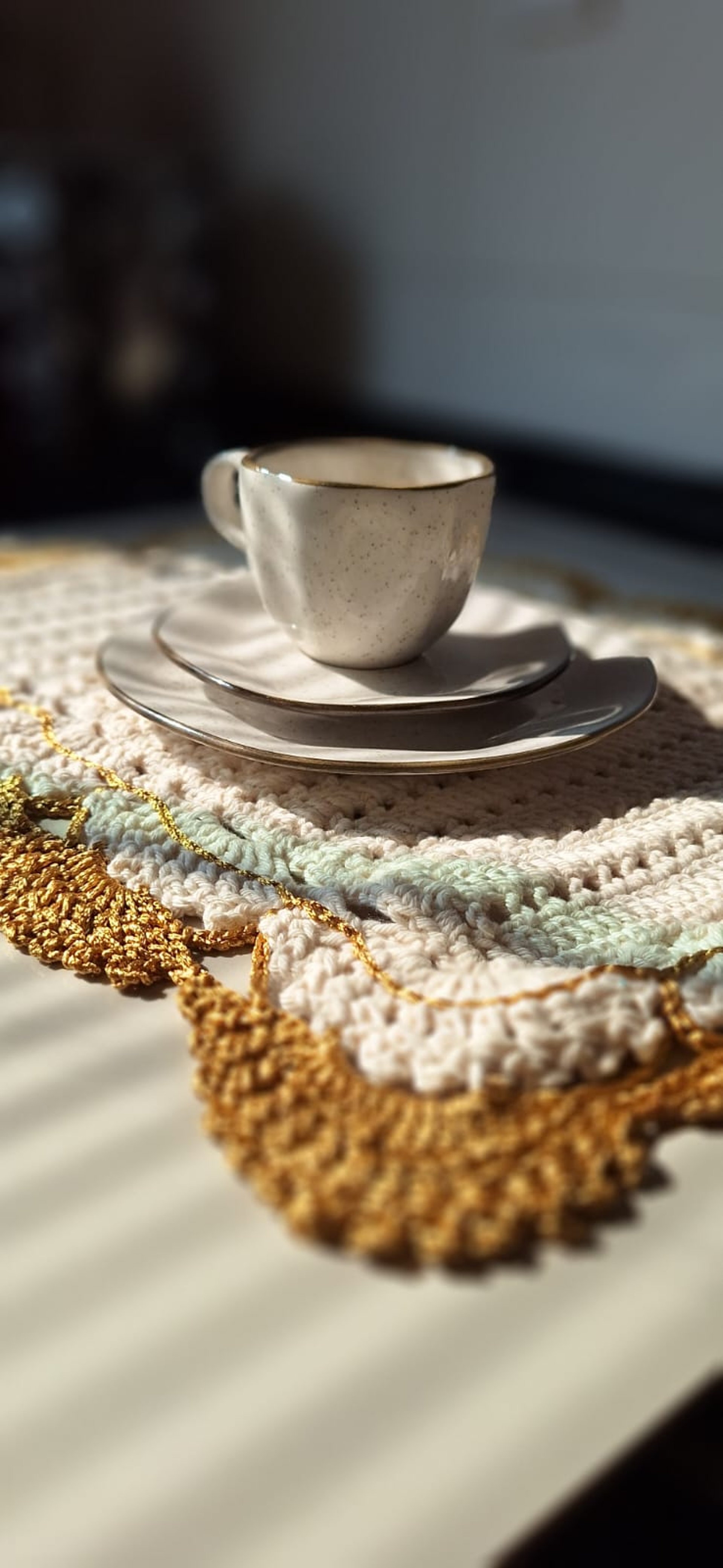 gray computer monitor