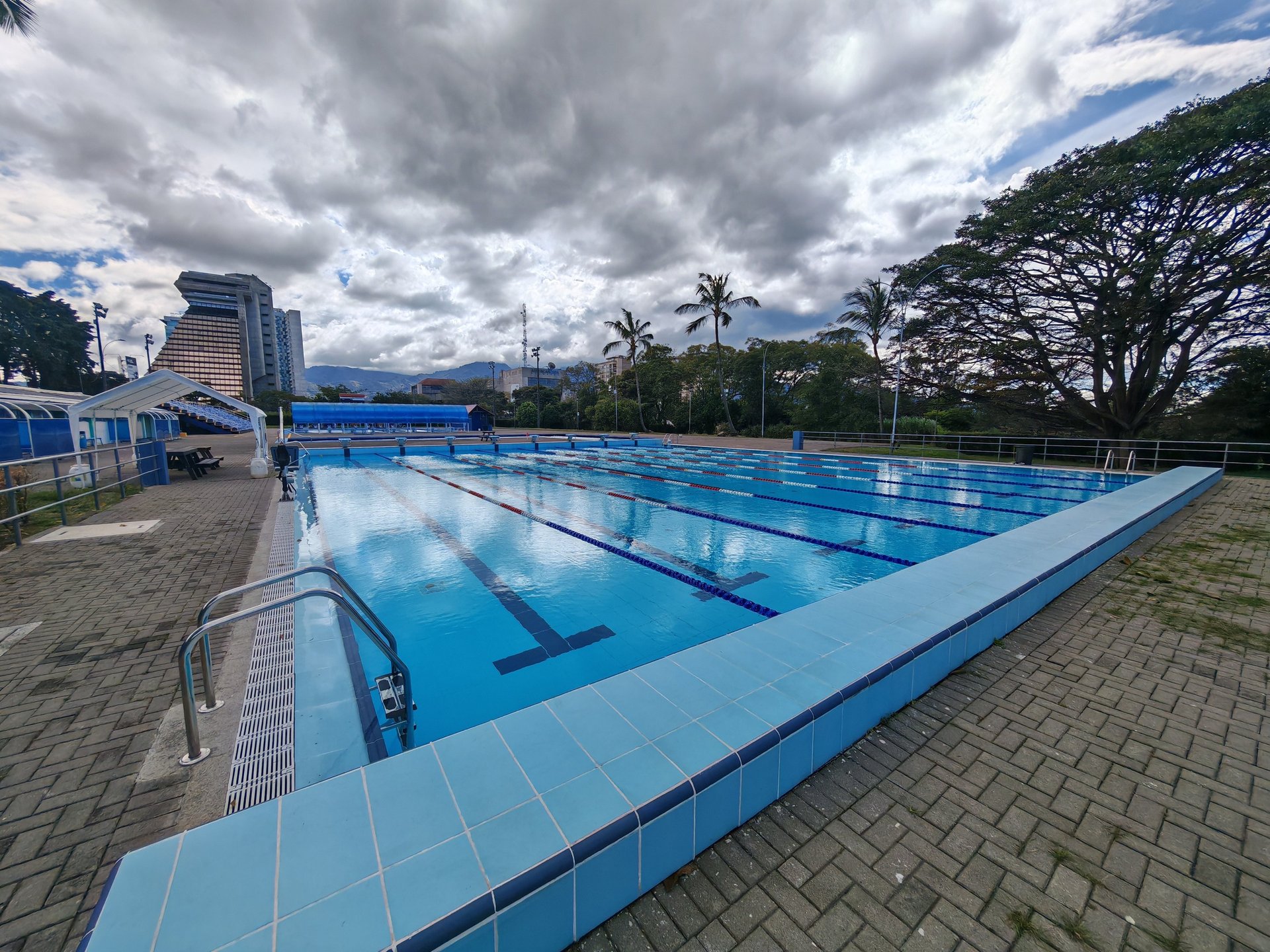 black and brown leather padded tub sofa