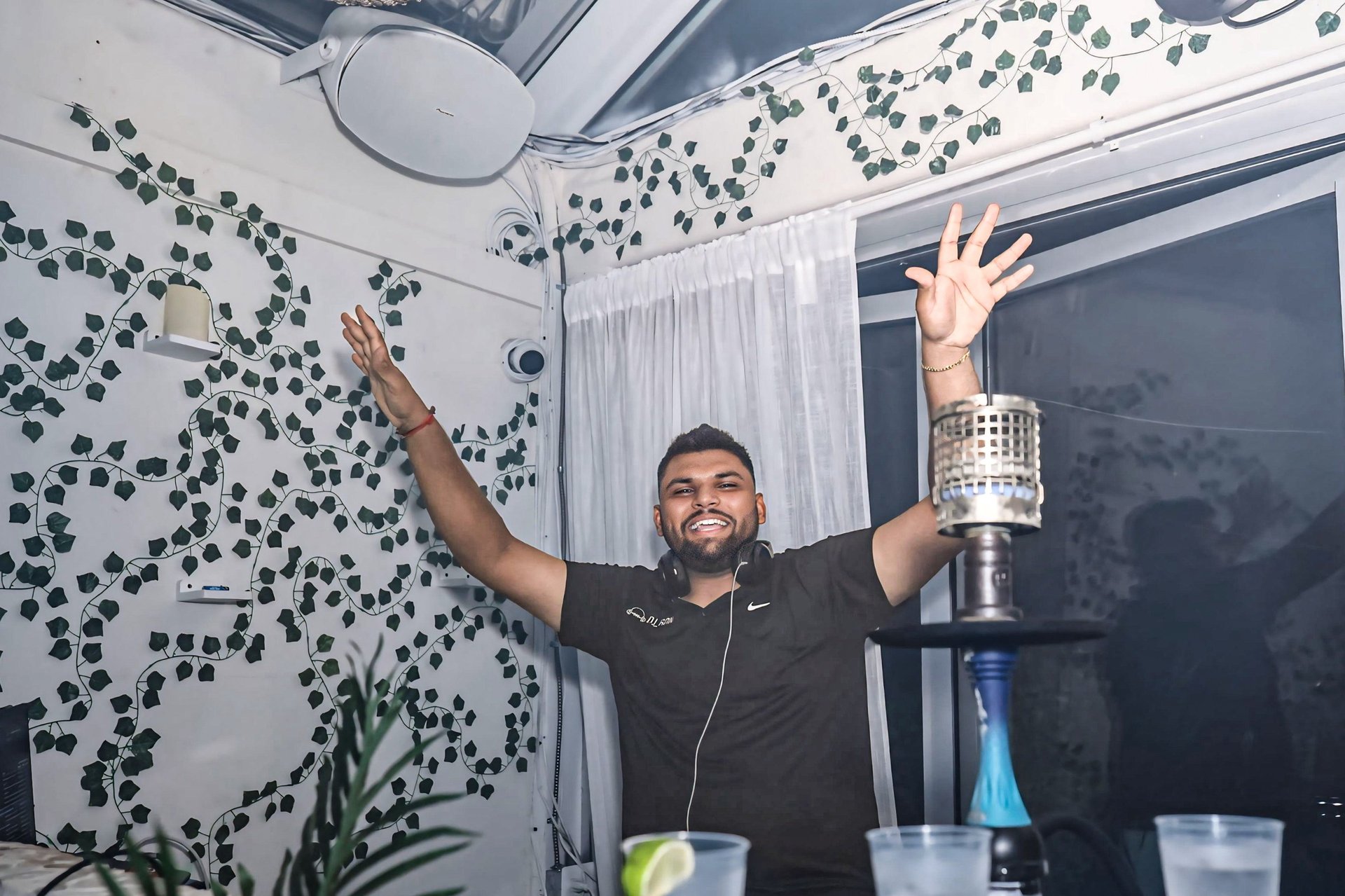 black and white bed linen