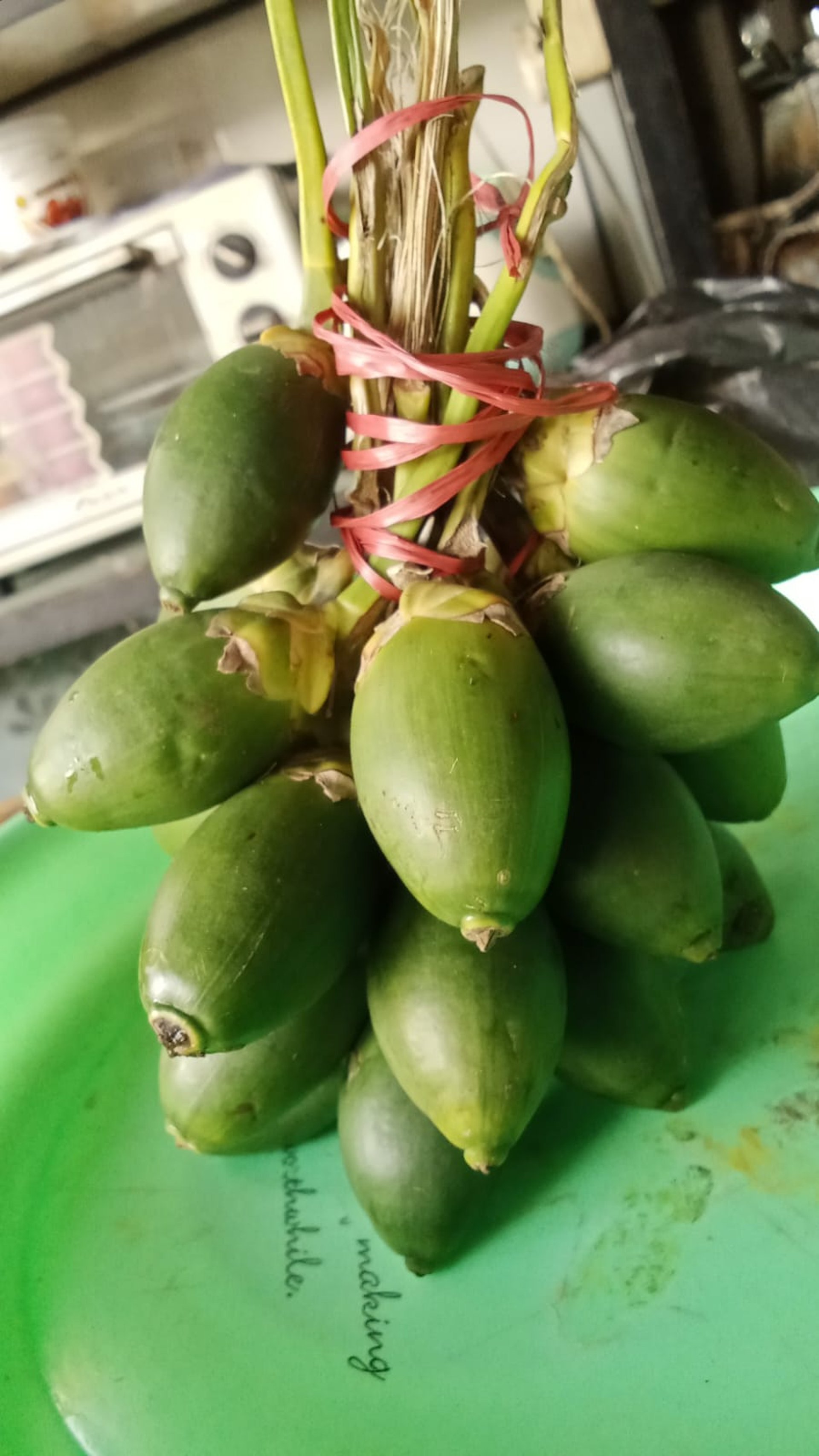 gray computer monitor