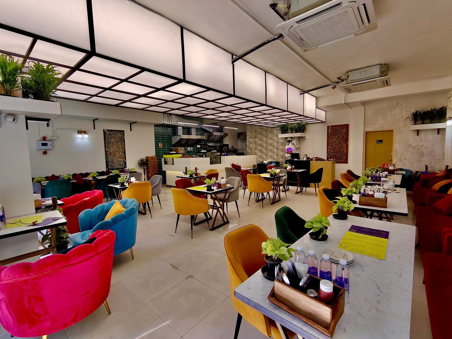 black and white bed linen