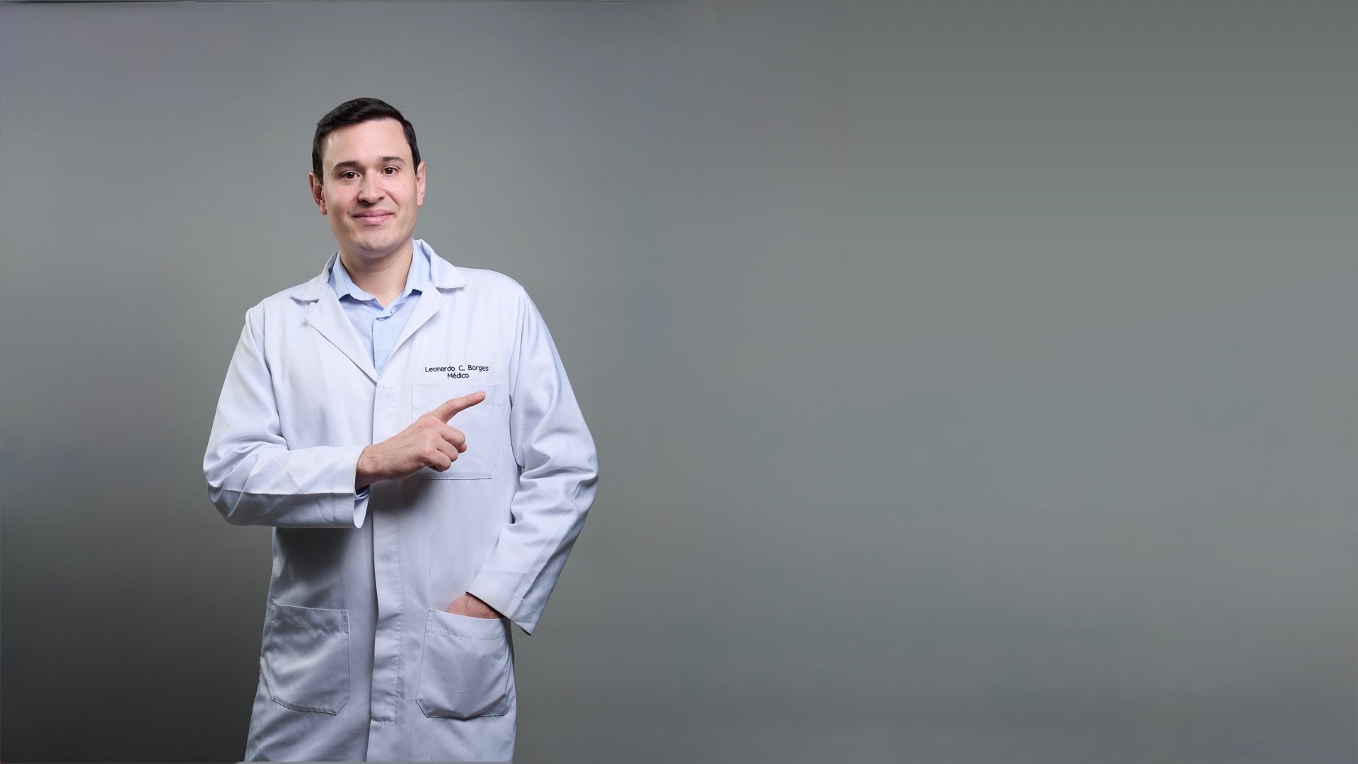 gray computer monitor