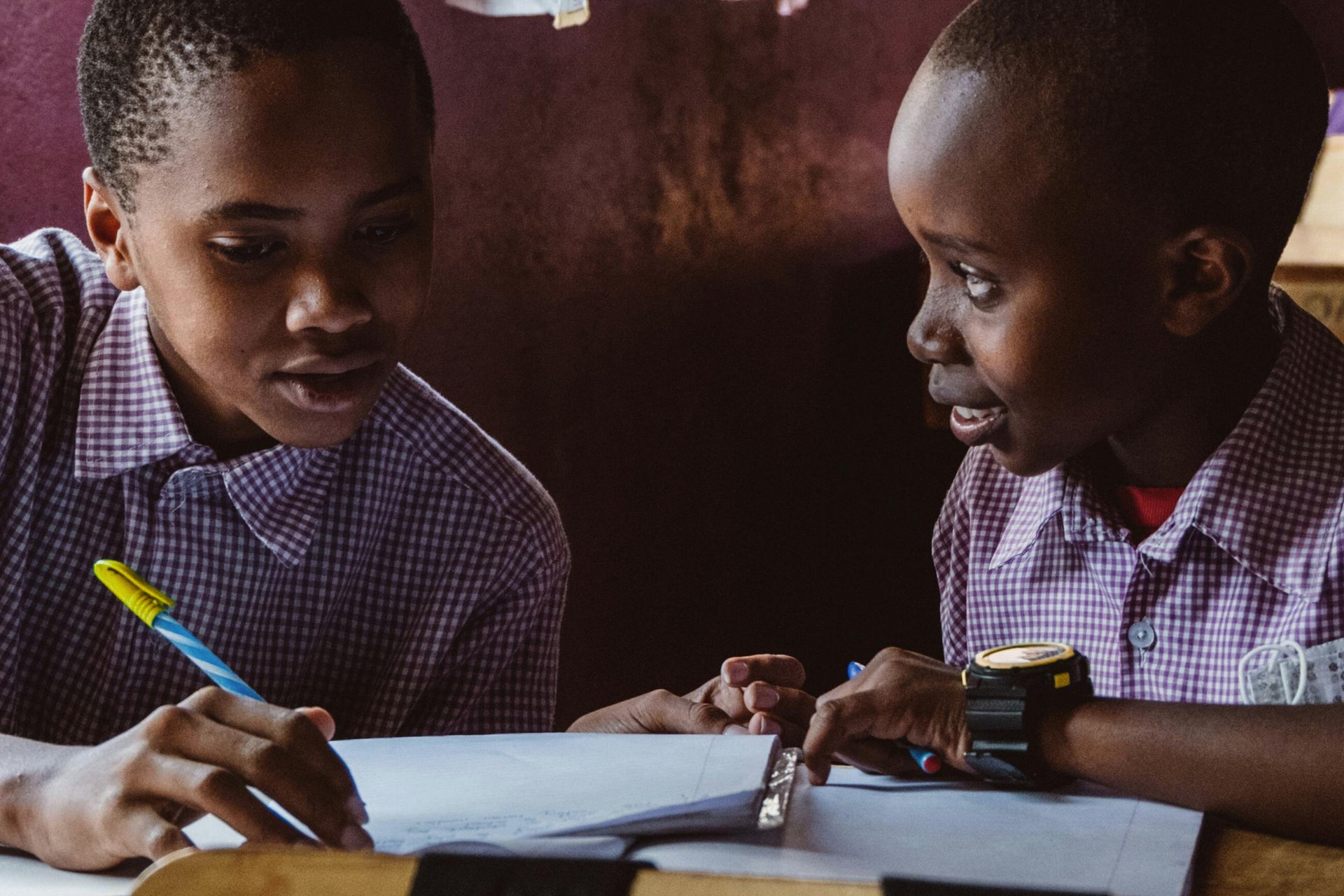 black and white bed linen