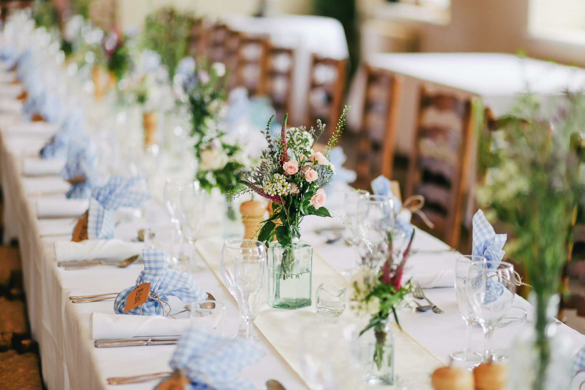 Tablée de mariage champêtre