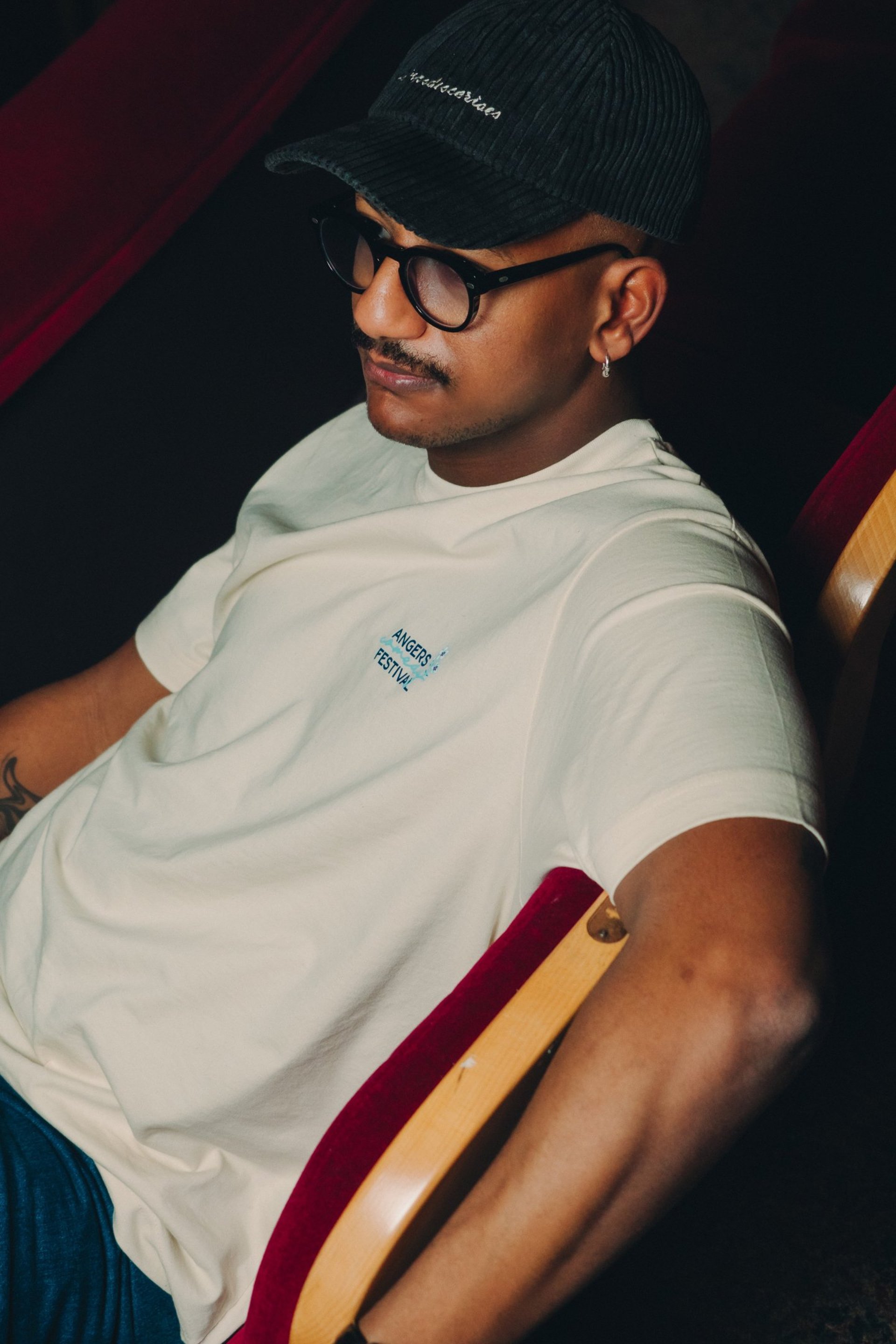 black and white bed linen