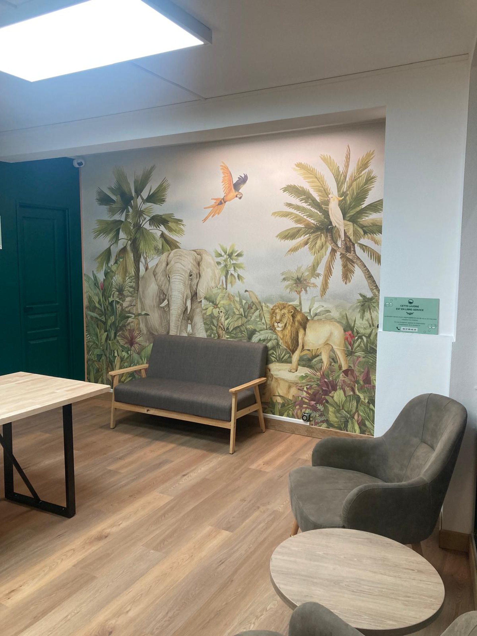 black and brown leather padded tub sofa