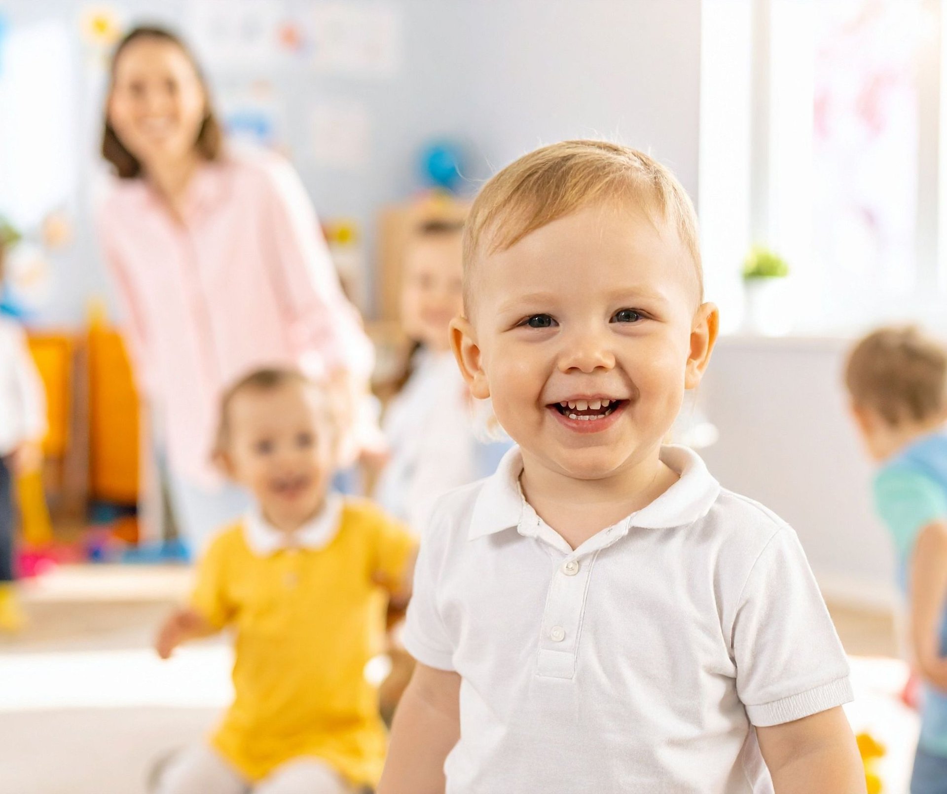 gray computer monitor