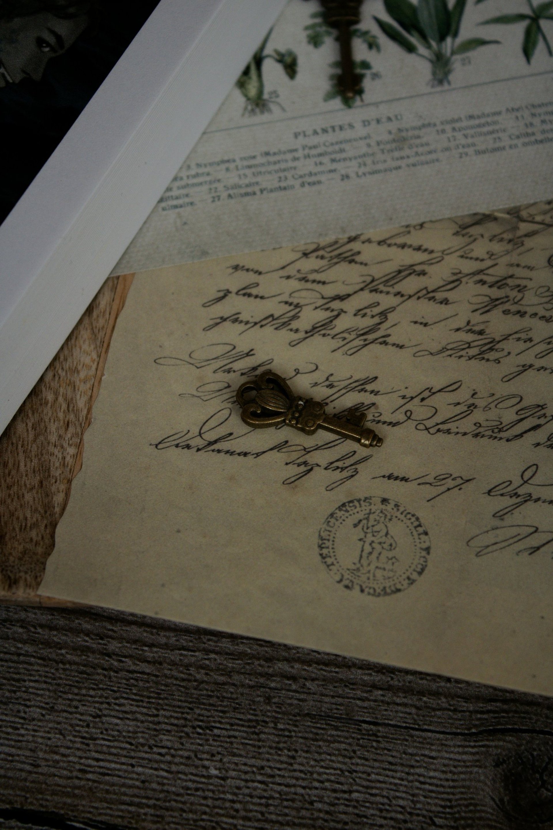 black and white bed linen