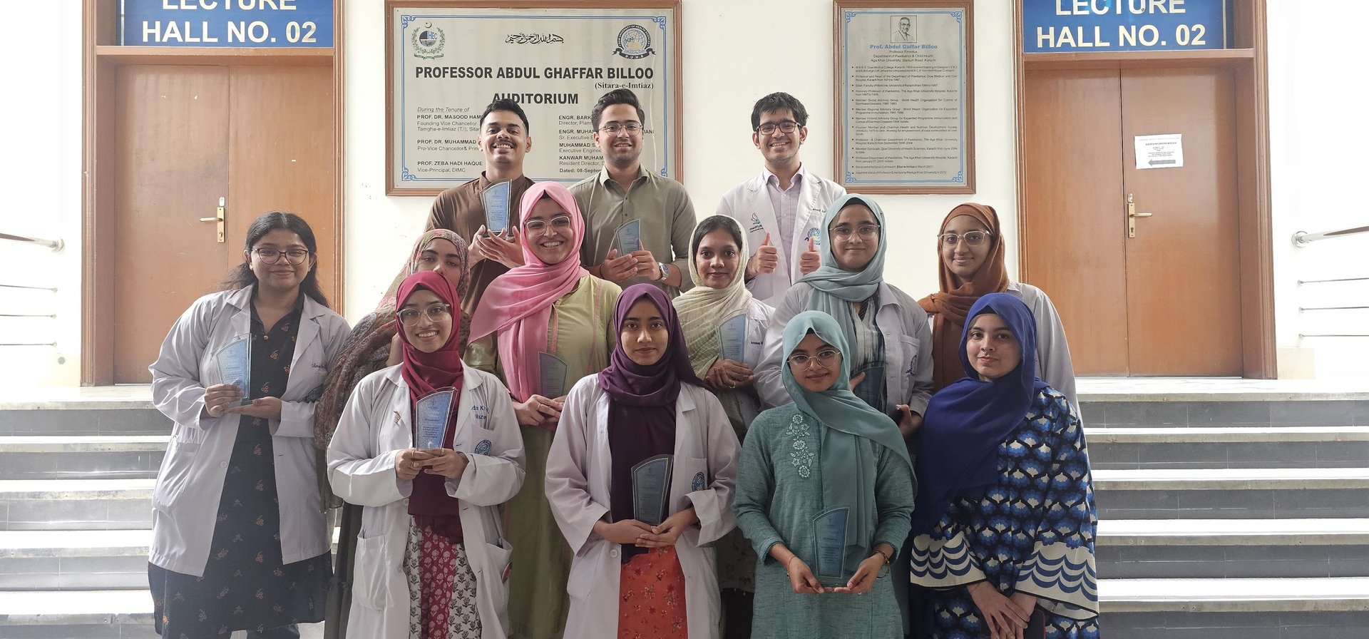 Do Something Great neon sign