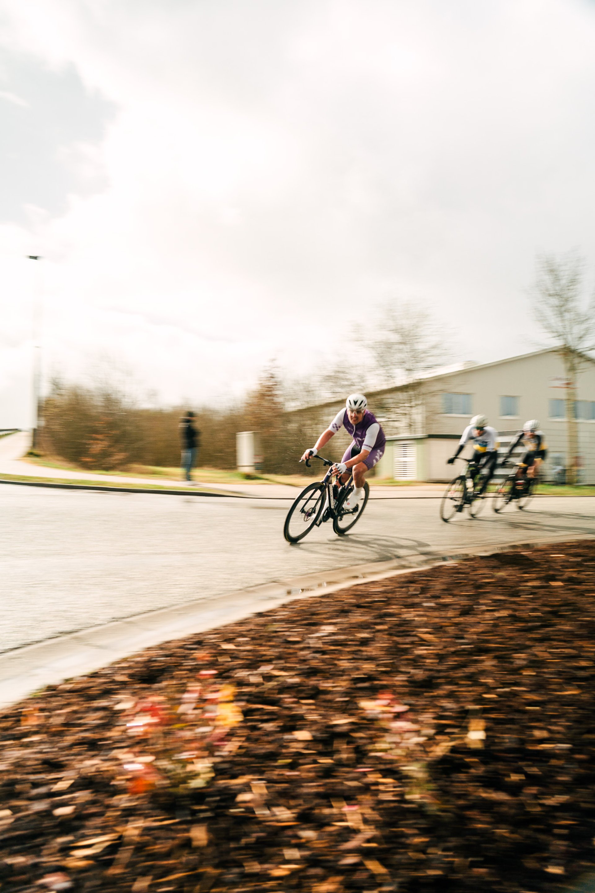 black and white bed linen