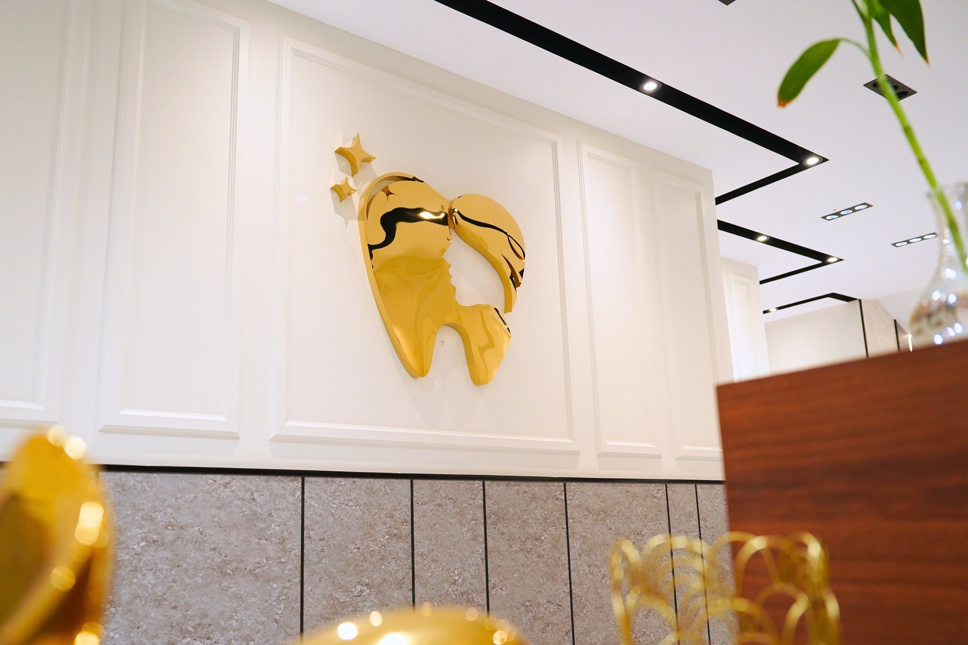 woman holding pen and white cotton candy