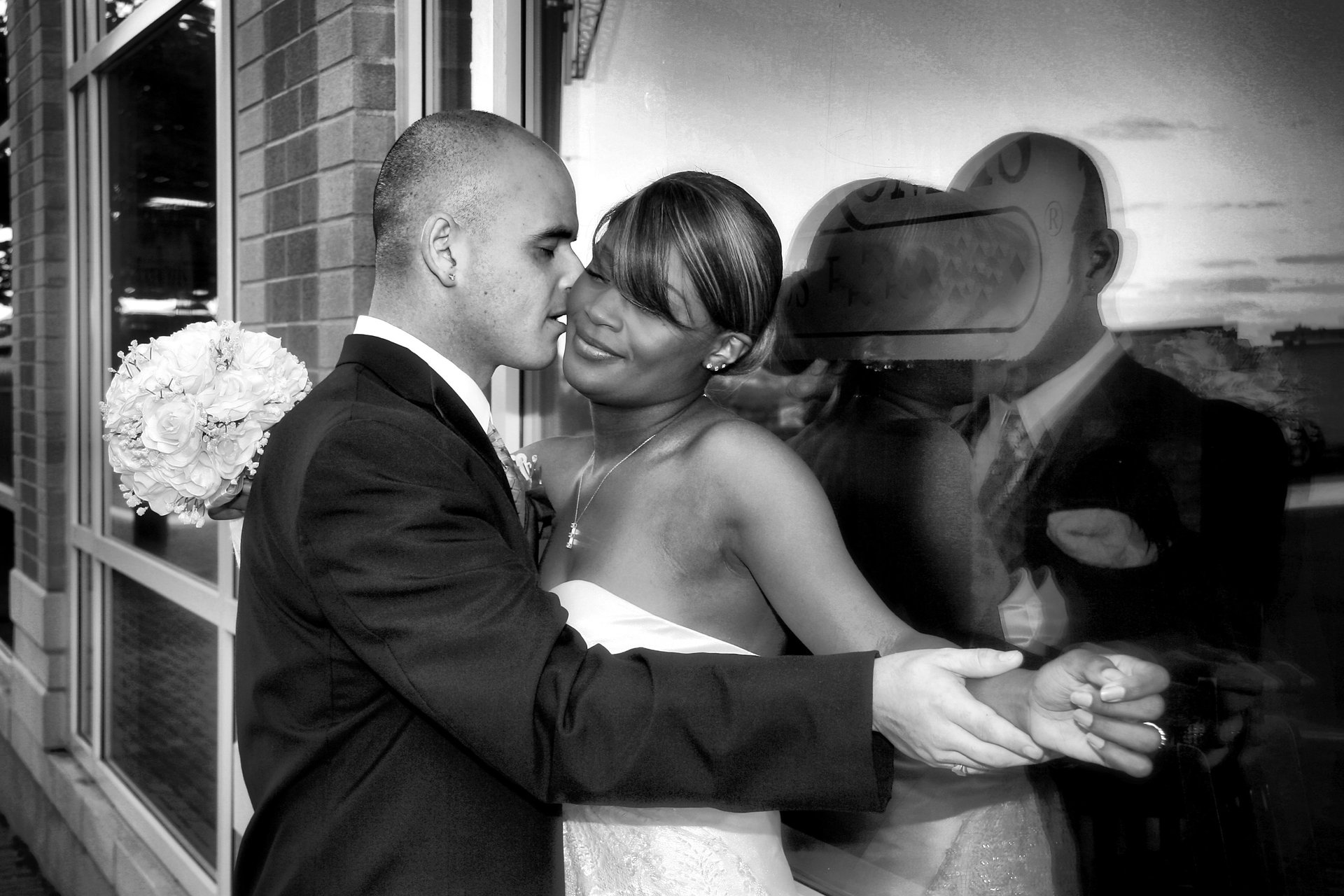 black and white bed linen