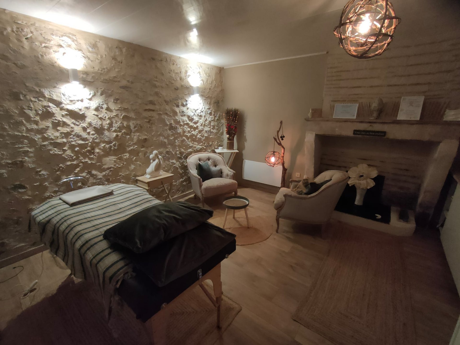 un salon de réflexologie pensé pour être un cocon d'apaisement,  où vous venez vous ressourcer