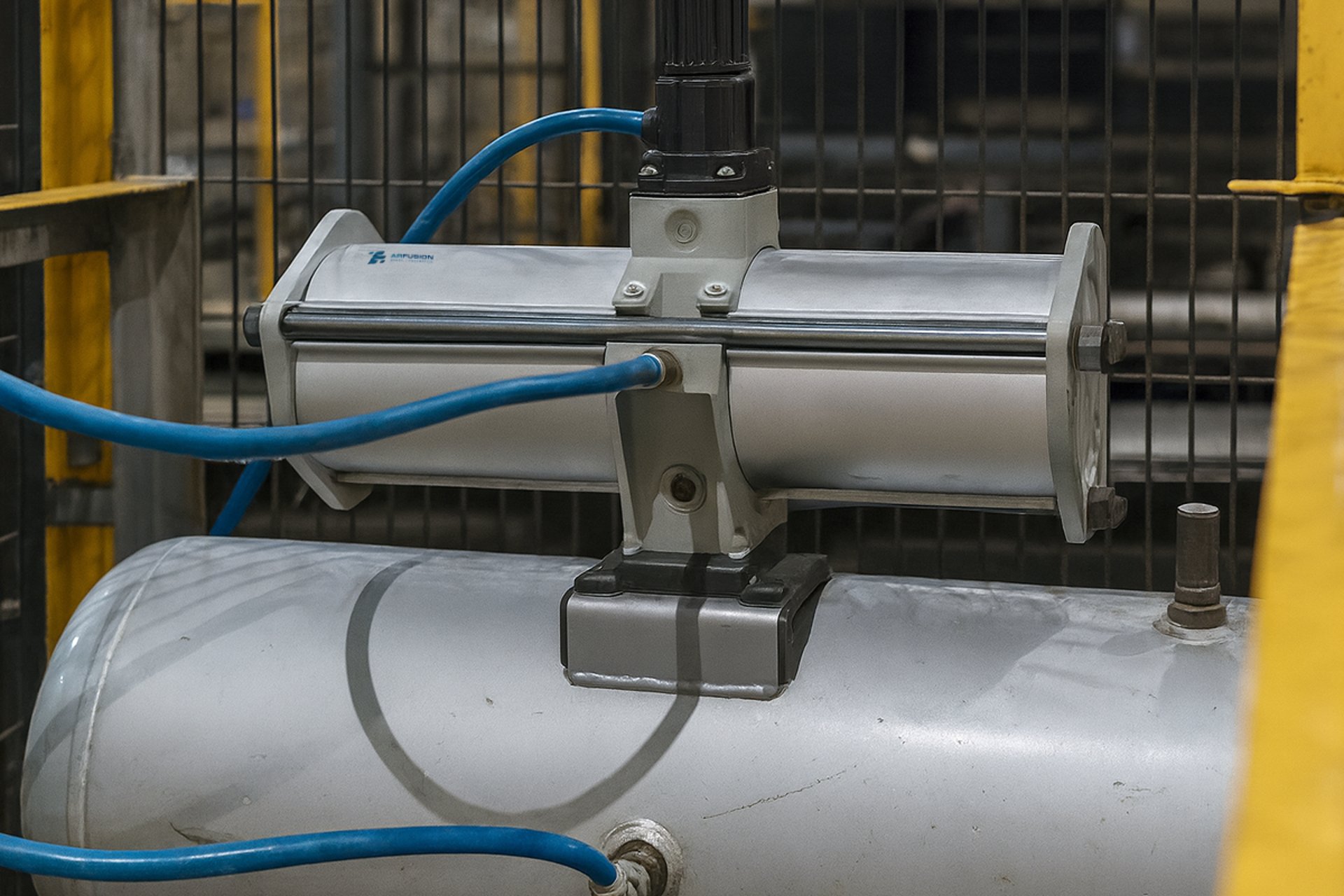 black and brown leather padded tub sofa